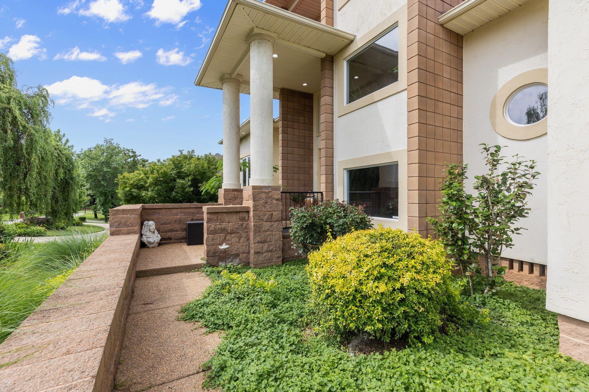 BELLE POINTE ADDN - Residential