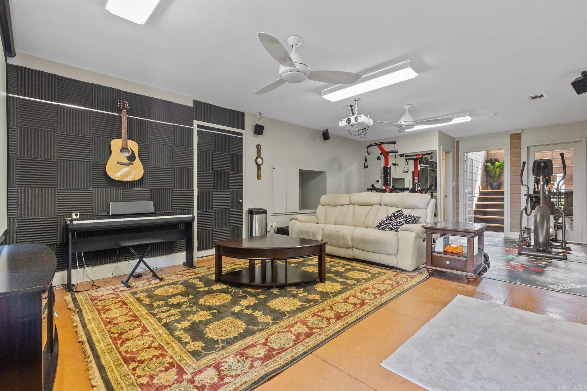 BELLE POINTE ADDN - Residential
