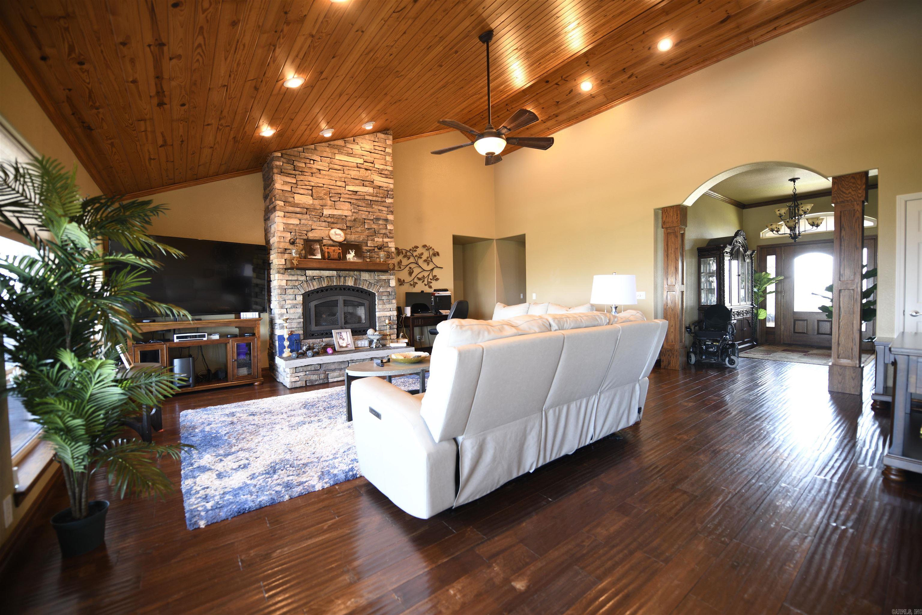 STAR MOUNTAIN ESTATES - Residential