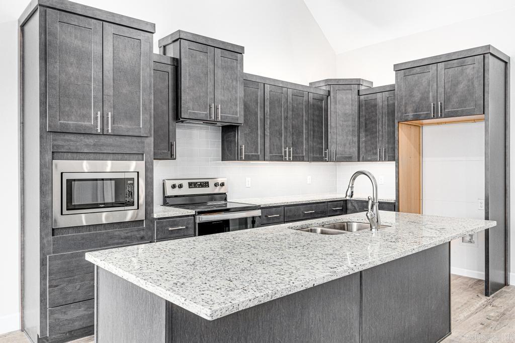 SILO RIDGE ESTATES - Residential