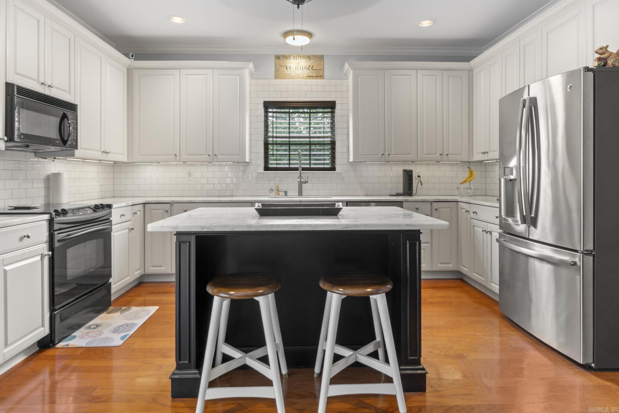 WOODLANDS EDGE - Residential