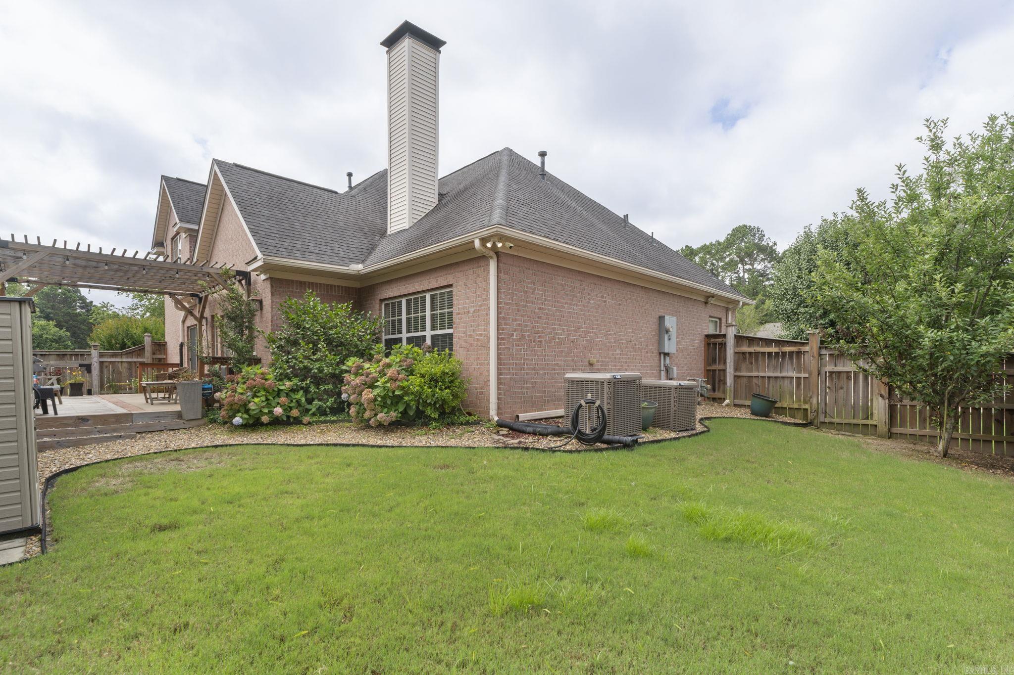 WOODLANDS EDGE - Residential