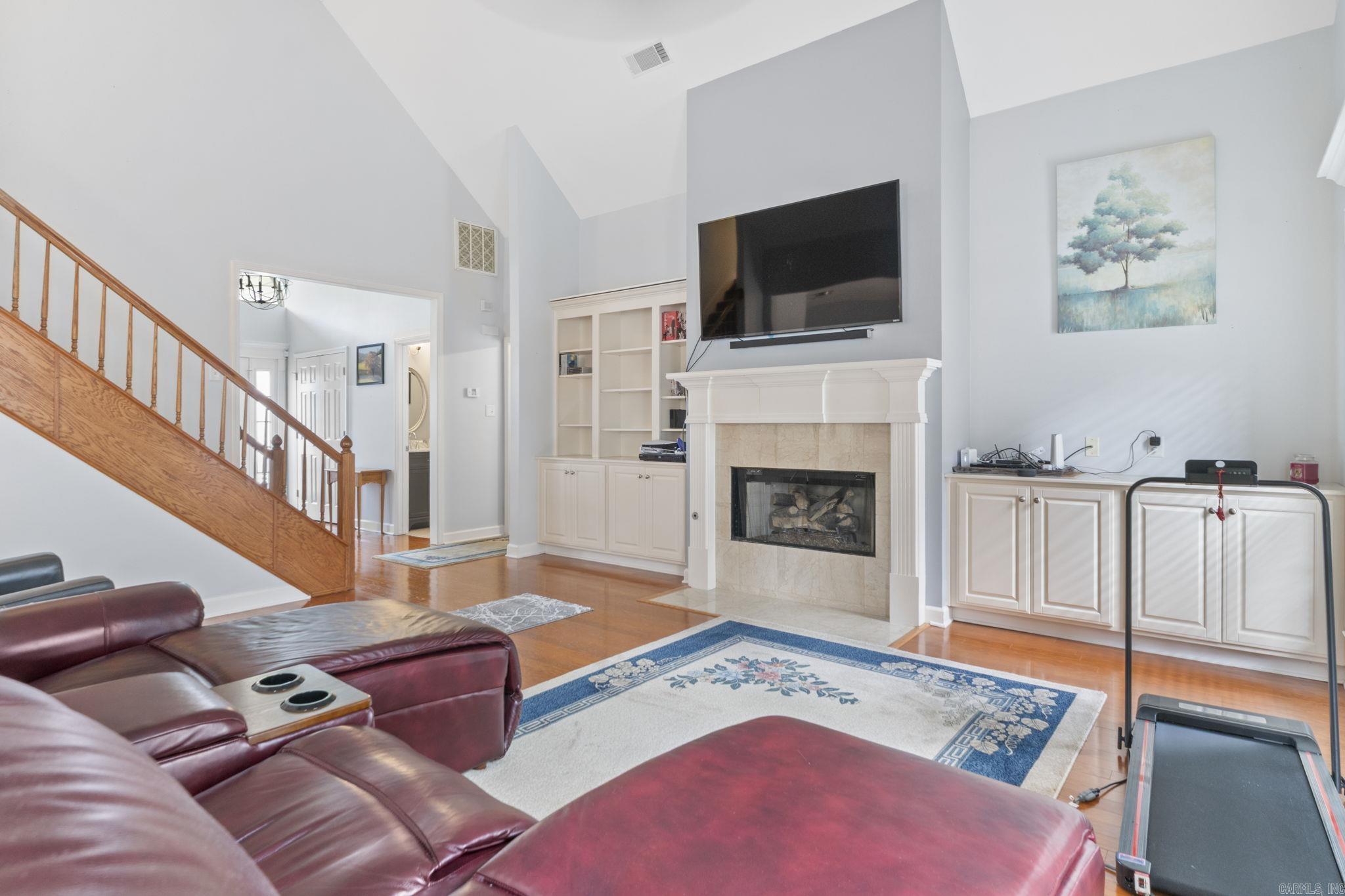 WOODLANDS EDGE - Residential