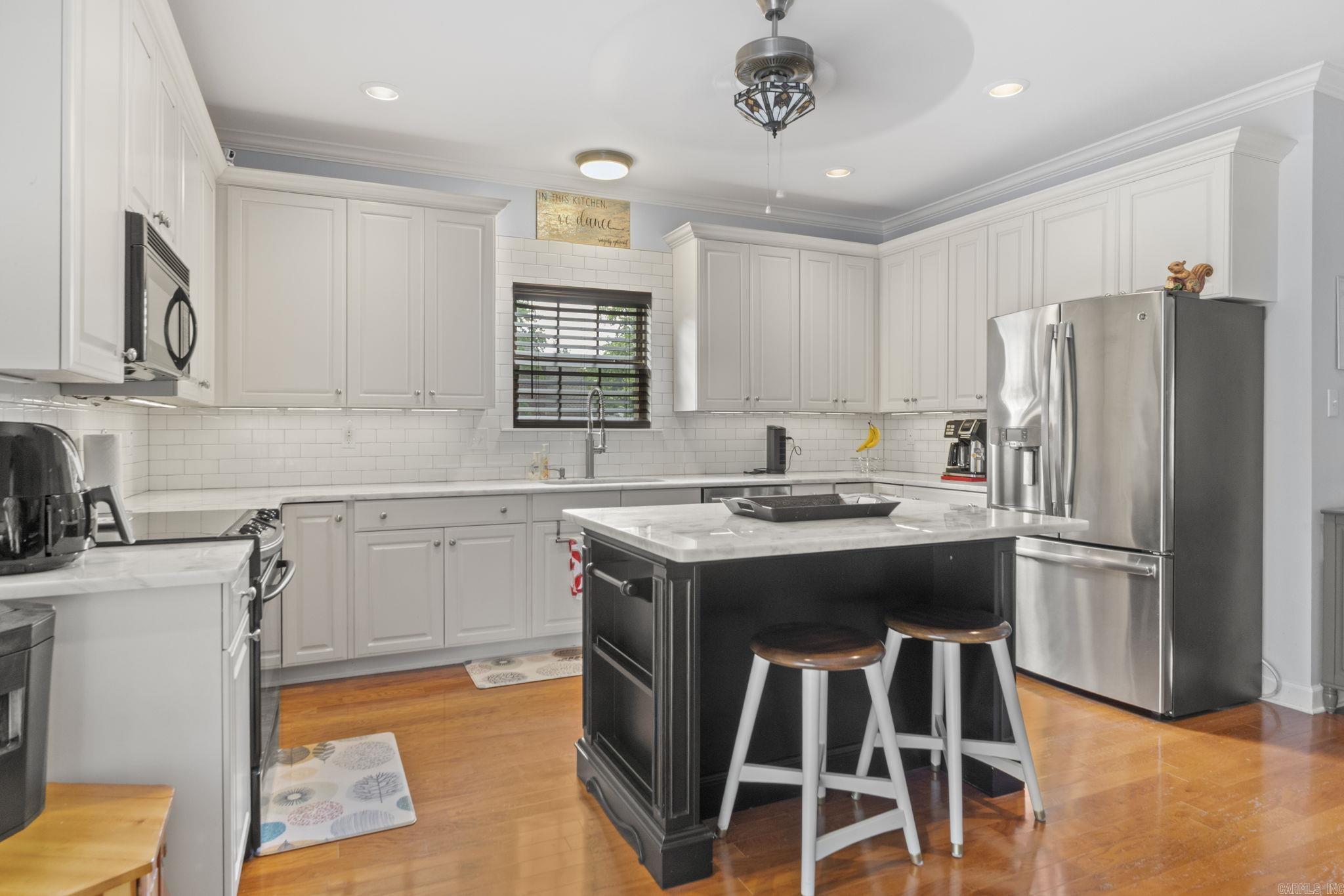 WOODLANDS EDGE - Residential