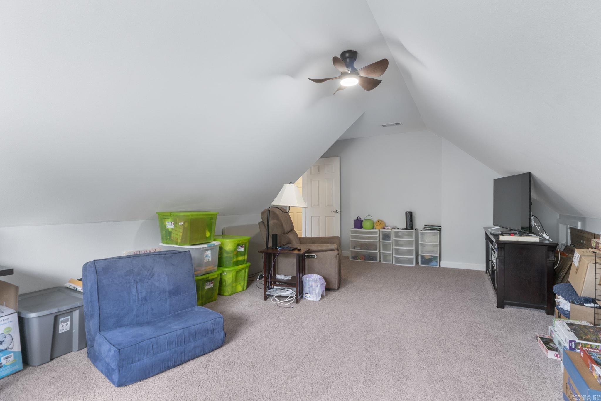 WOODLANDS EDGE - Residential