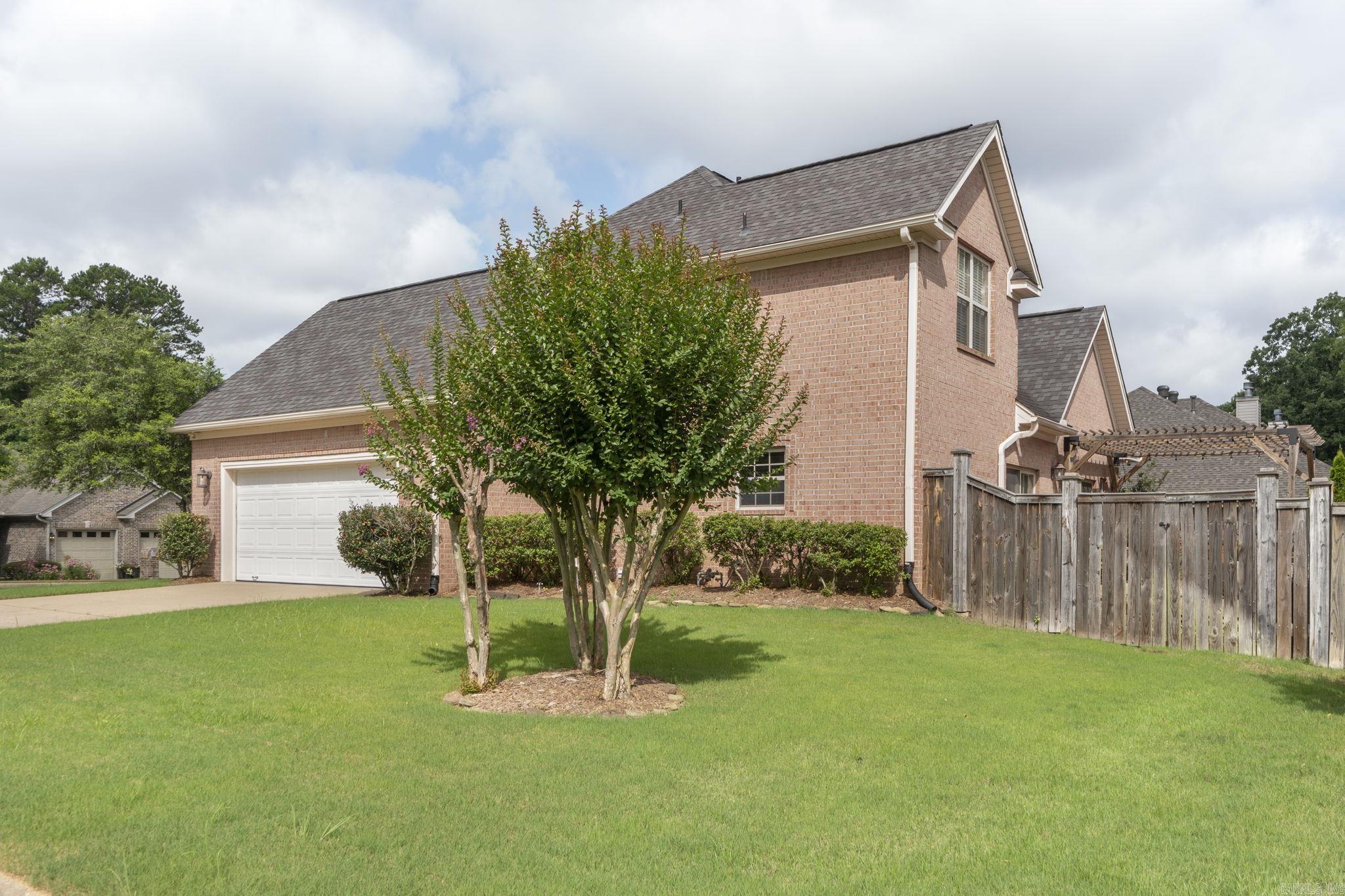 WOODLANDS EDGE - Residential