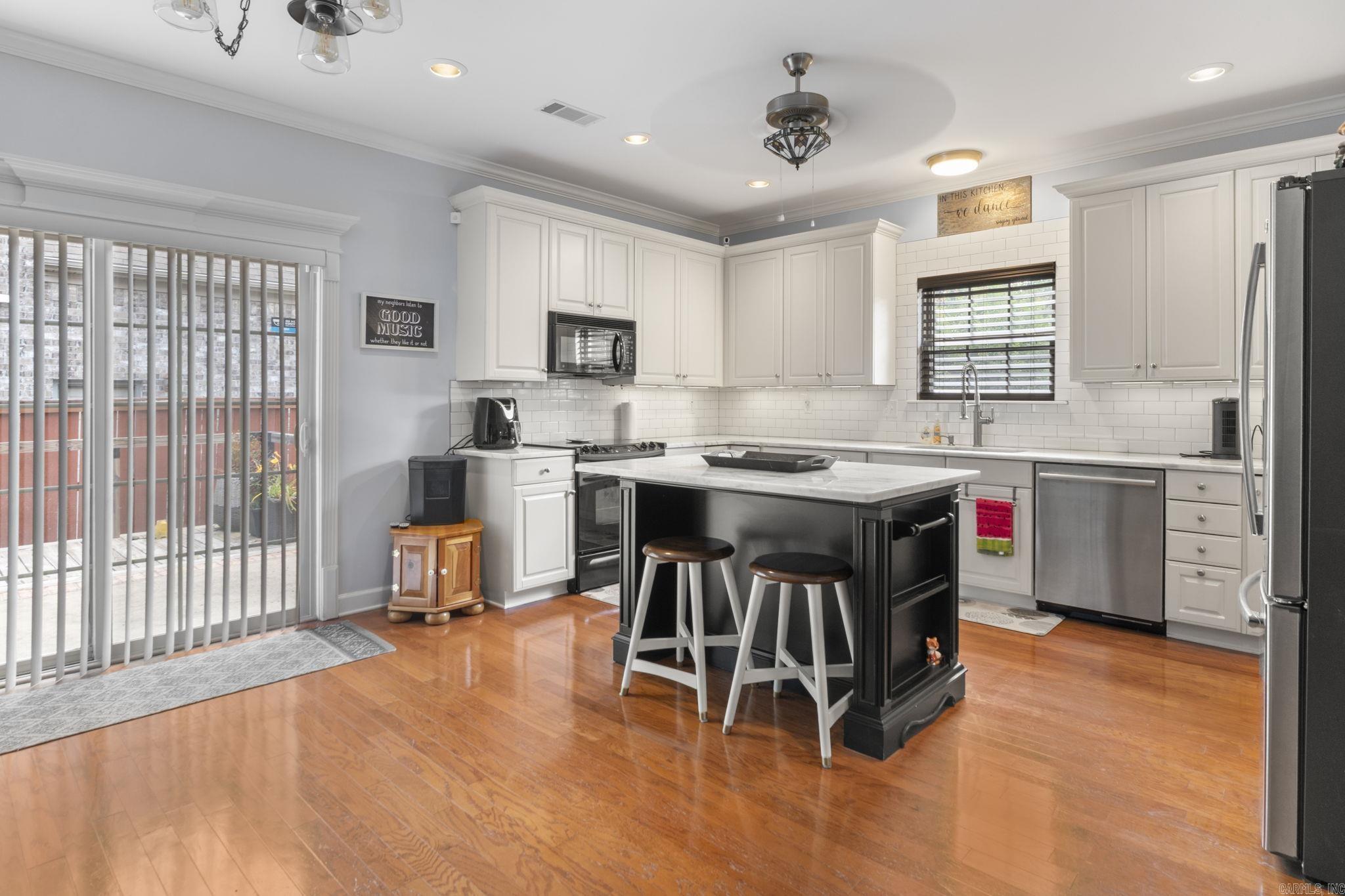 WOODLANDS EDGE - Residential