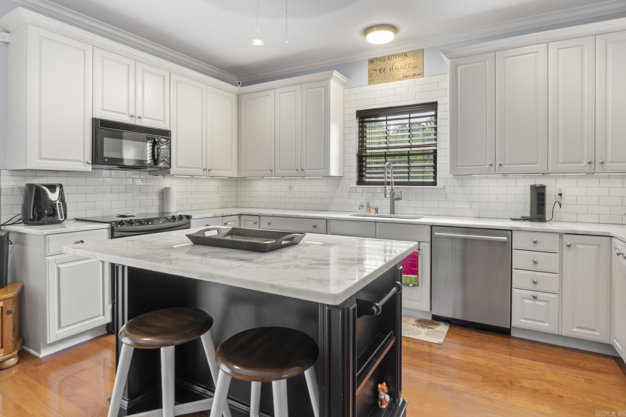 WOODLANDS EDGE - Residential