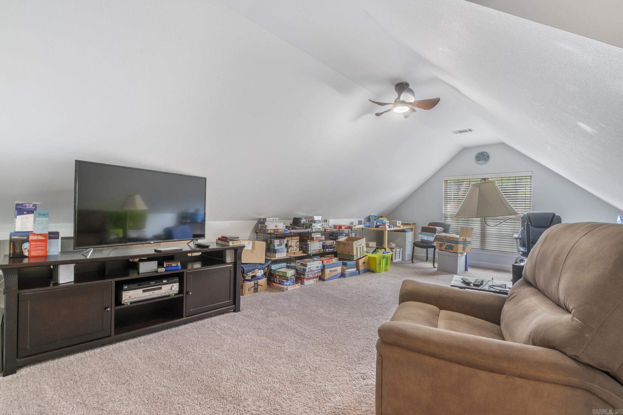 WOODLANDS EDGE - Residential