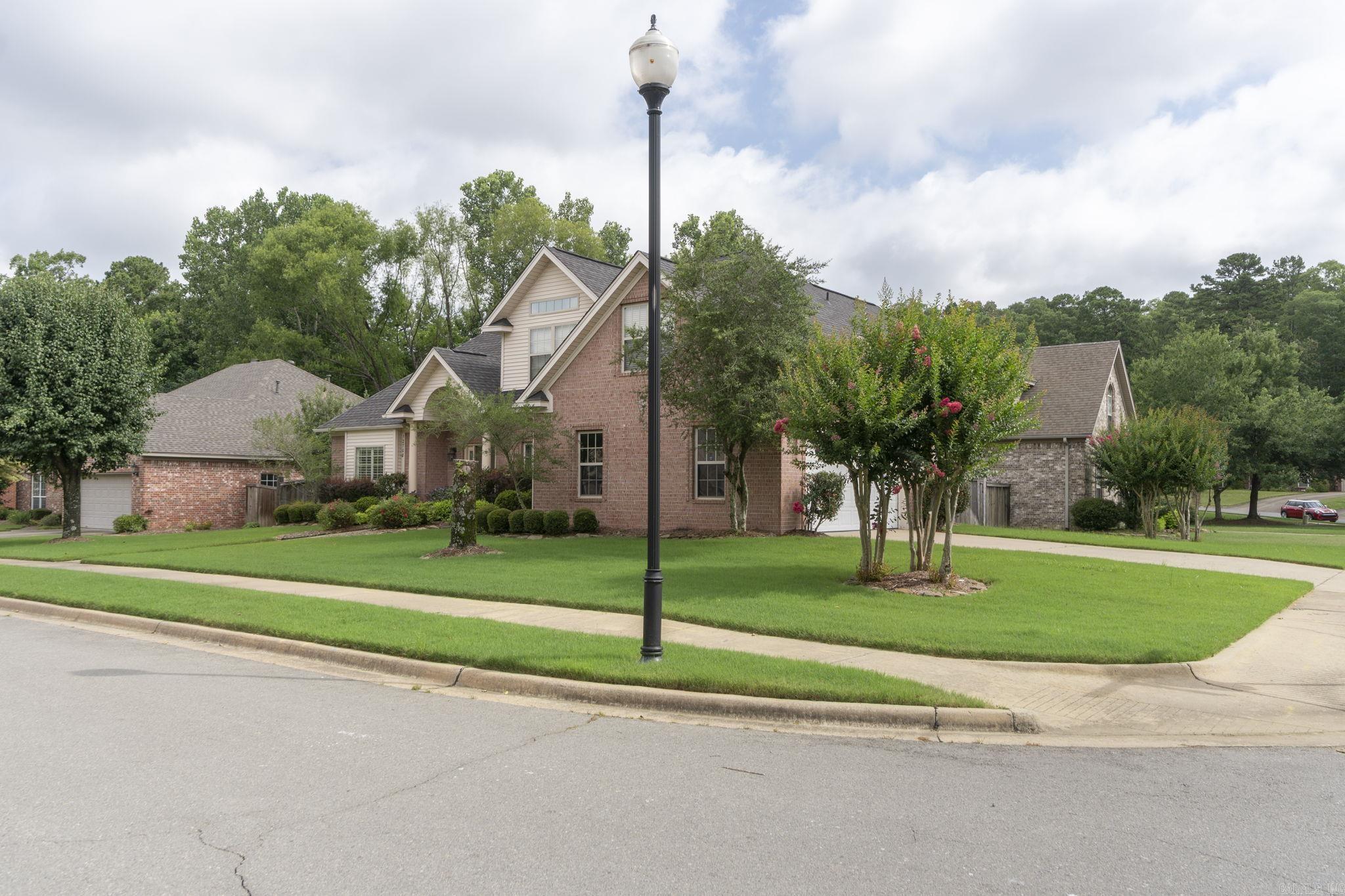 WOODLANDS EDGE - Residential