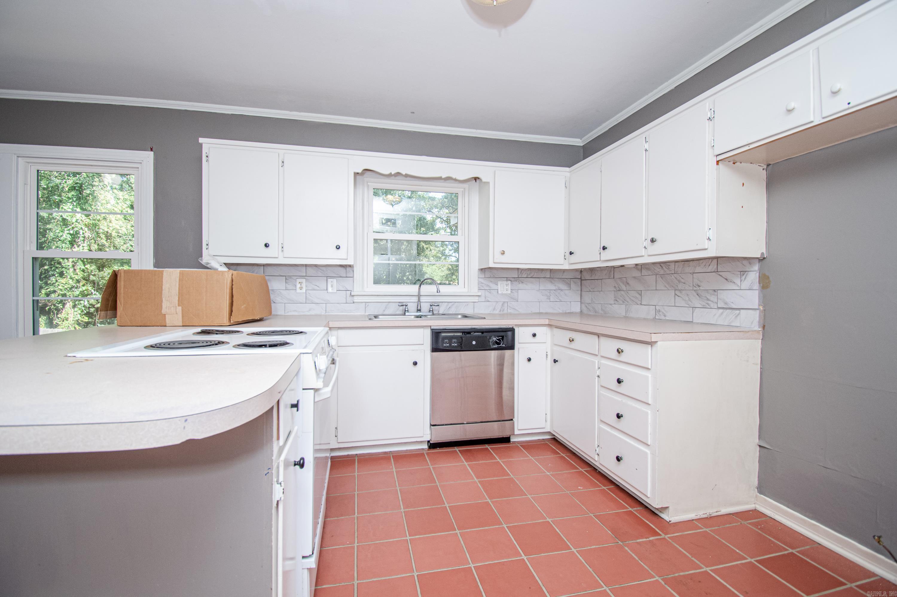 WEST THOMPSON HEIGHTS - Residential