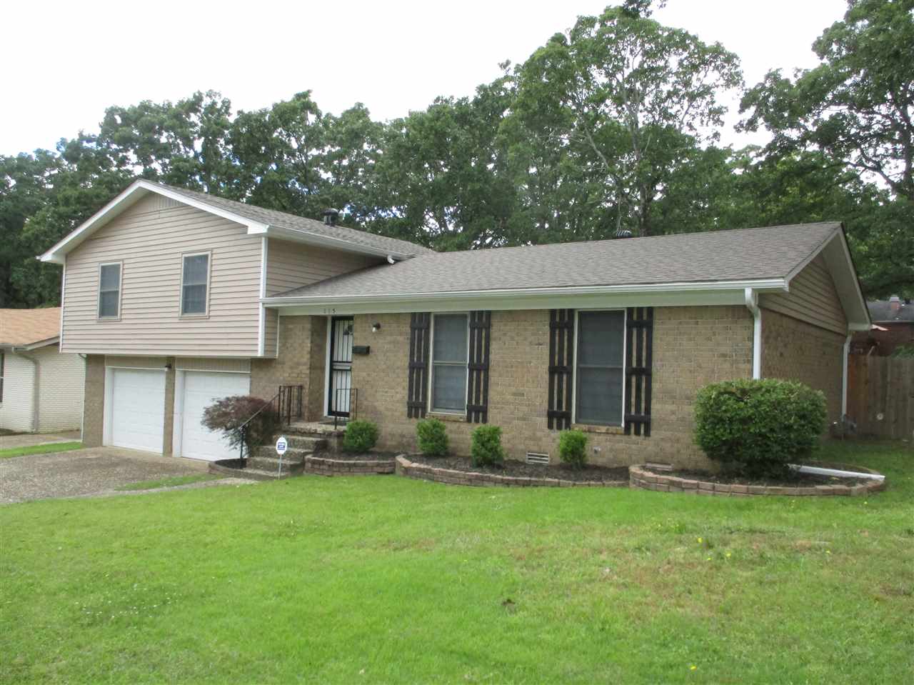 Country Club Park - Residential Lease