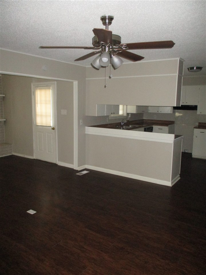 Country Club Park - Residential Lease