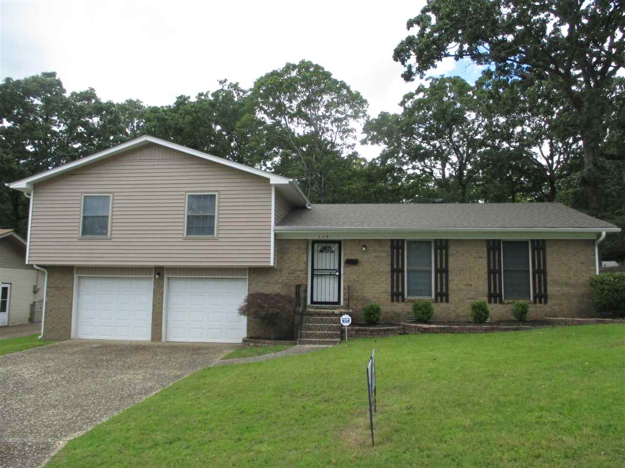 Country Club Park - Residential Lease