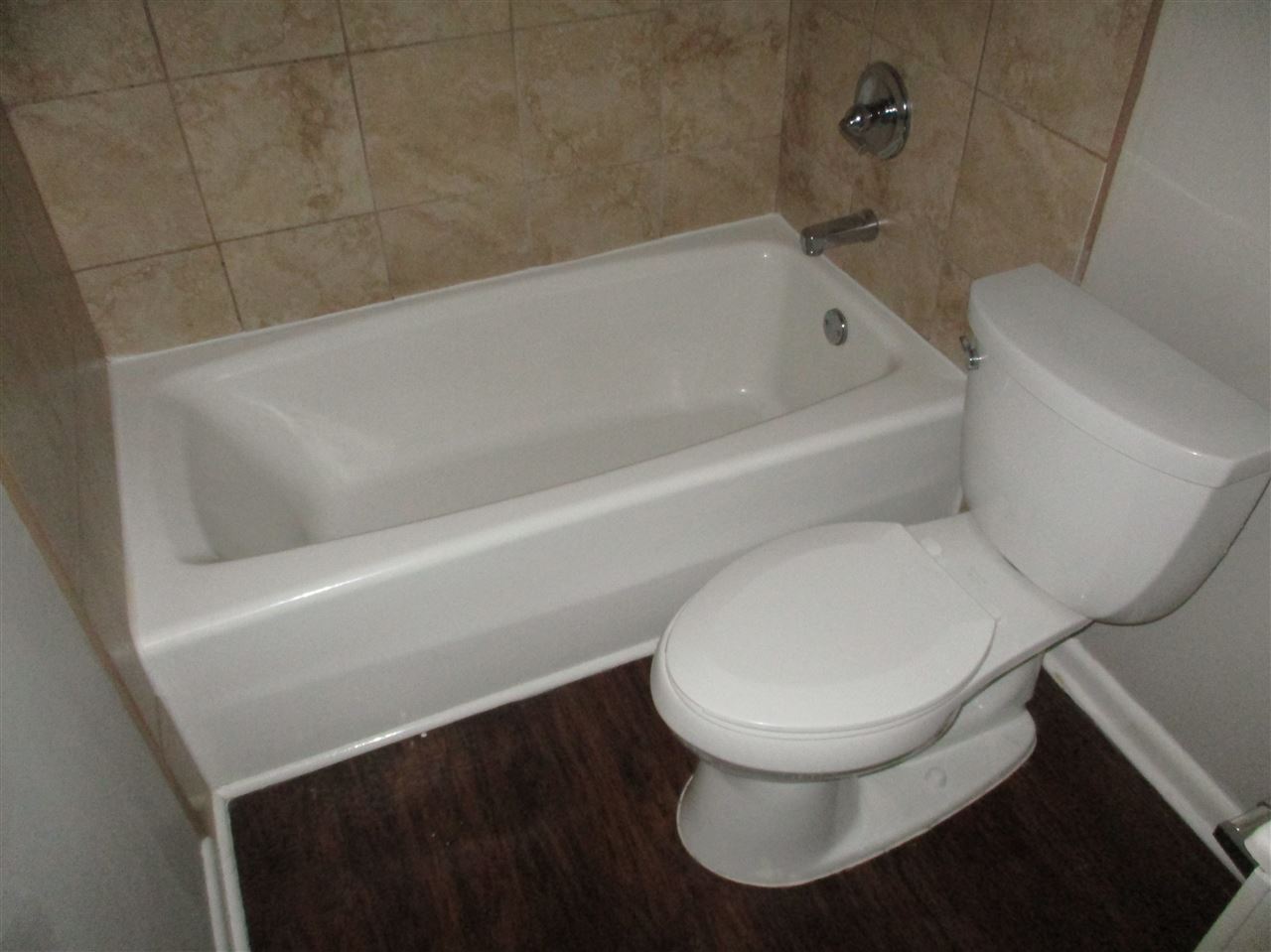 Country Club Park - Residential Lease