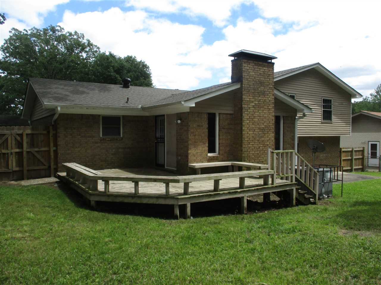 Country Club Park - Residential Lease