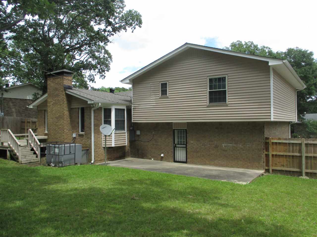 Country Club Park - Residential Lease