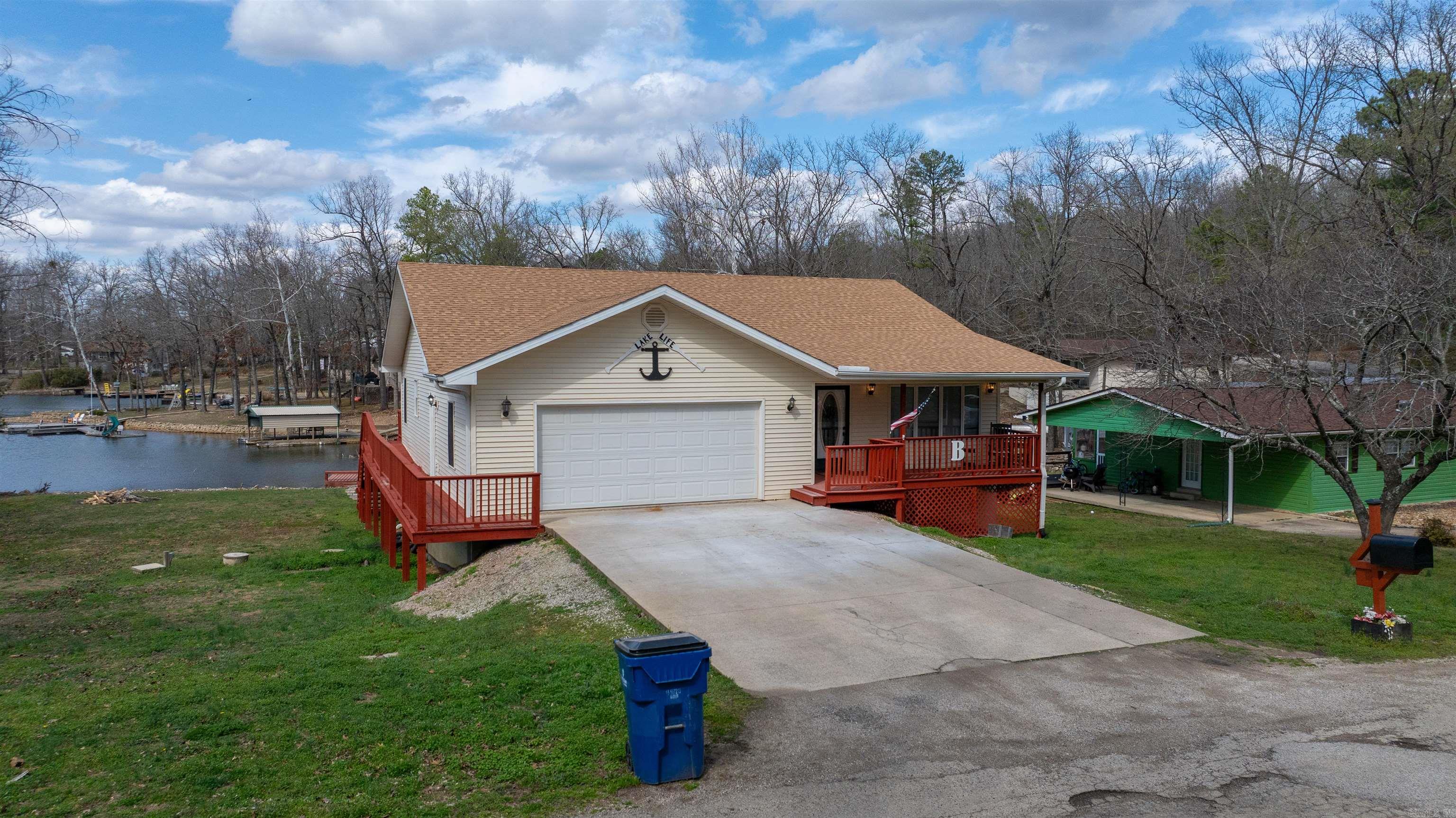 EAST LAKE - Residential