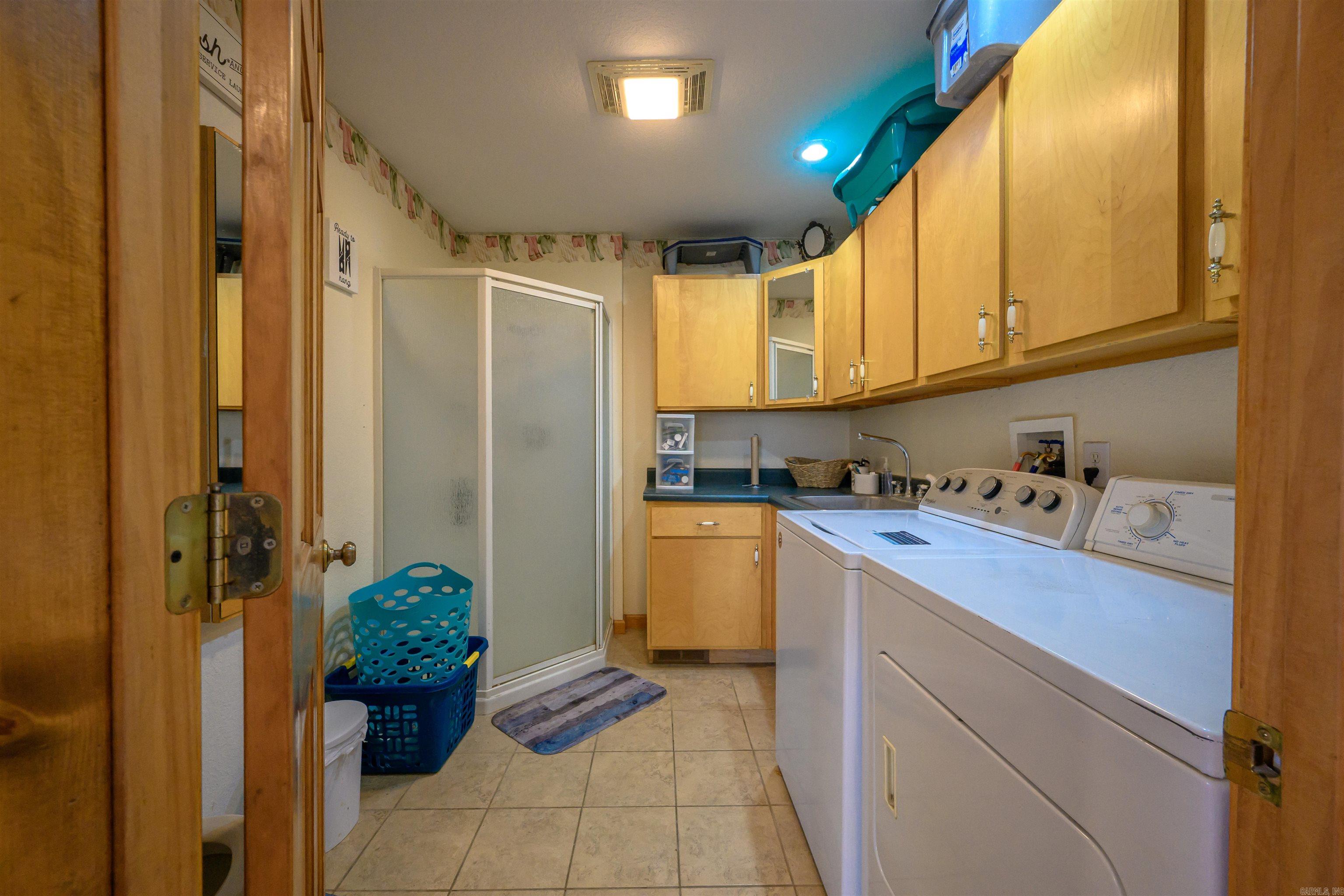 EAST LAKE - Residential