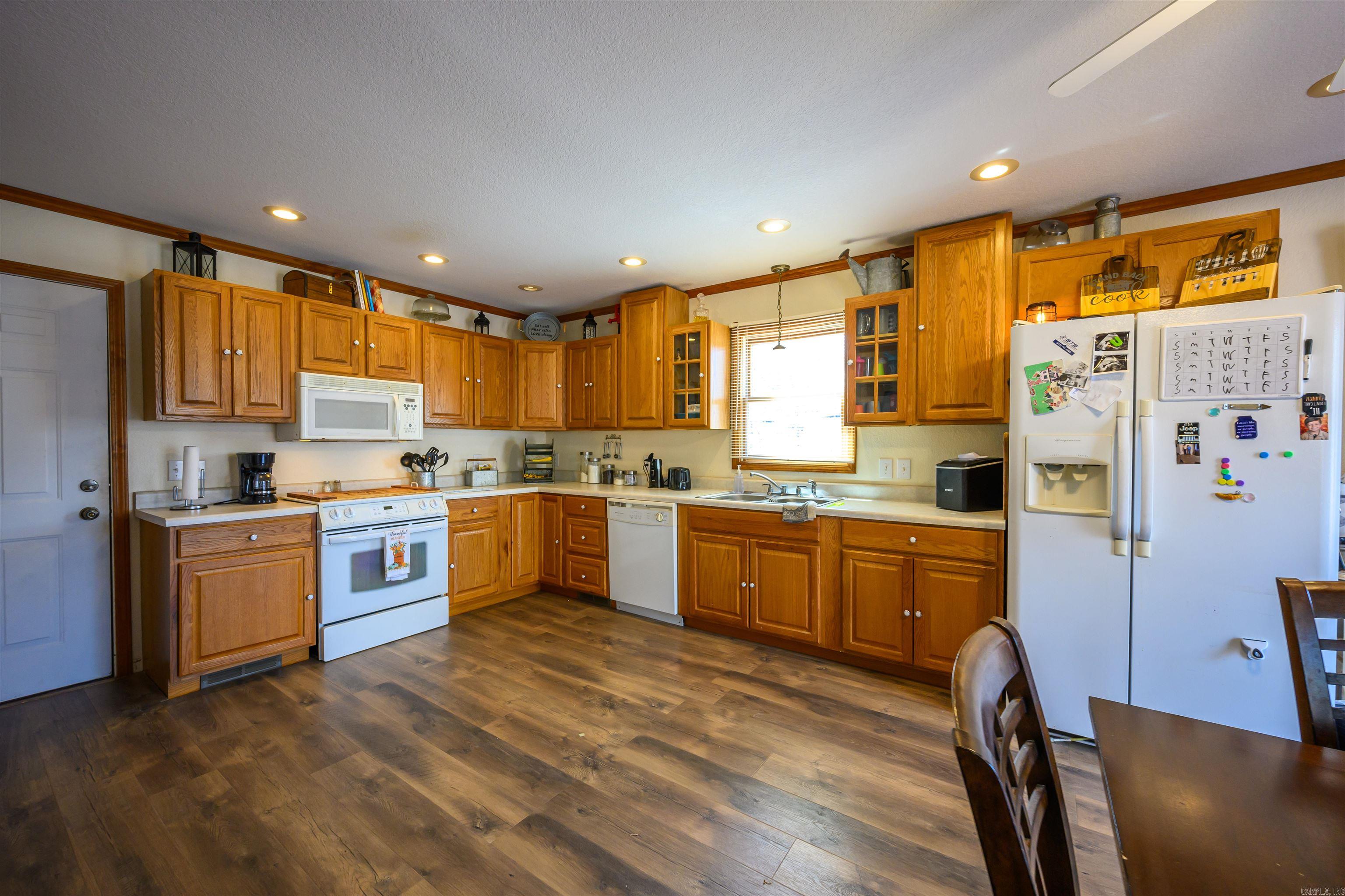 EAST LAKE - Residential