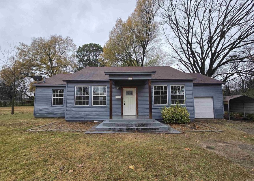 Check out this adorable starter home! This home has hardwood floors and sits on three city lots. Agents read confidential remarks.