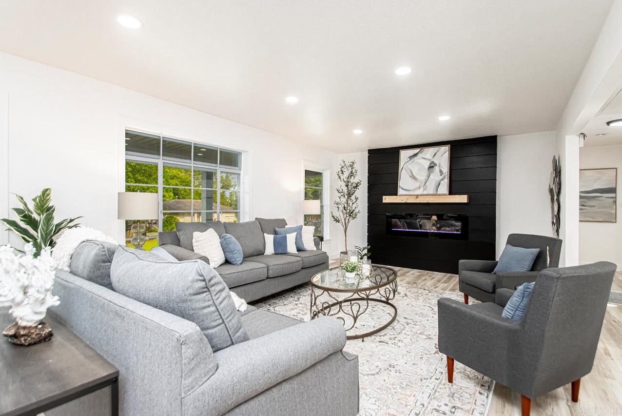 KINGWOOD PLACE - Residential