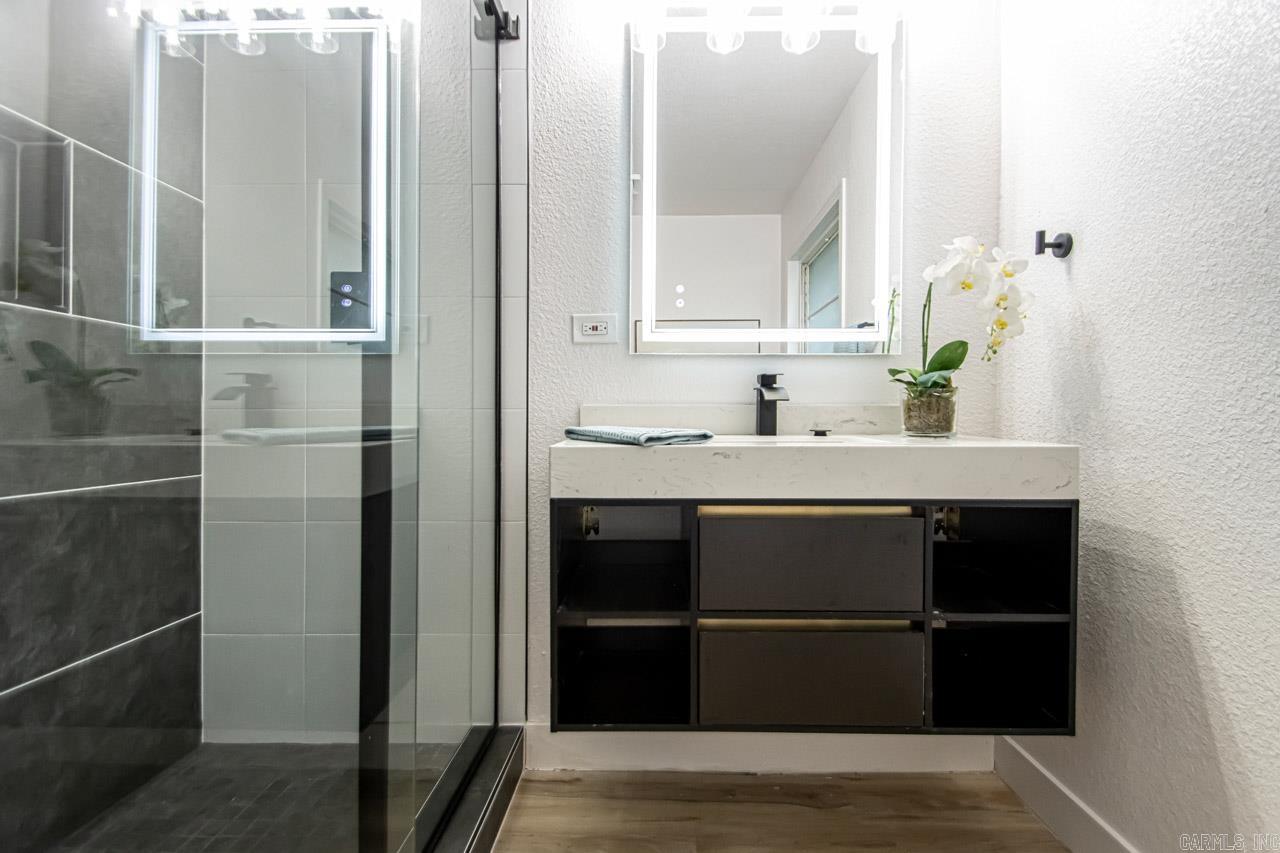 KINGWOOD PLACE - Residential