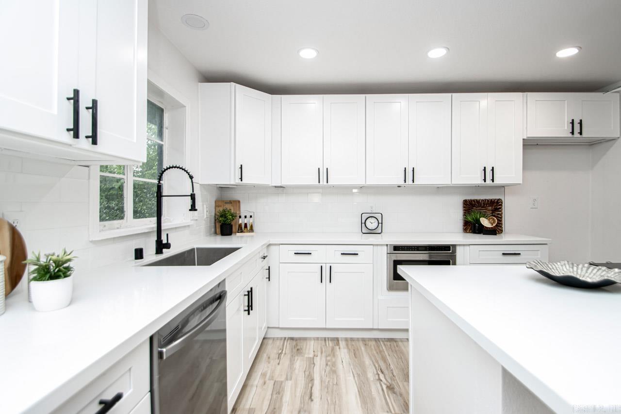 KINGWOOD PLACE - Residential