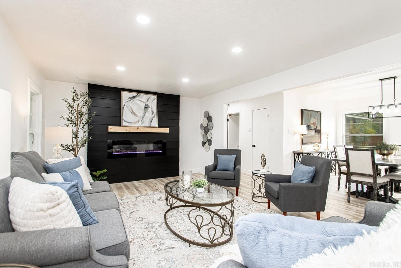 KINGWOOD PLACE - Residential