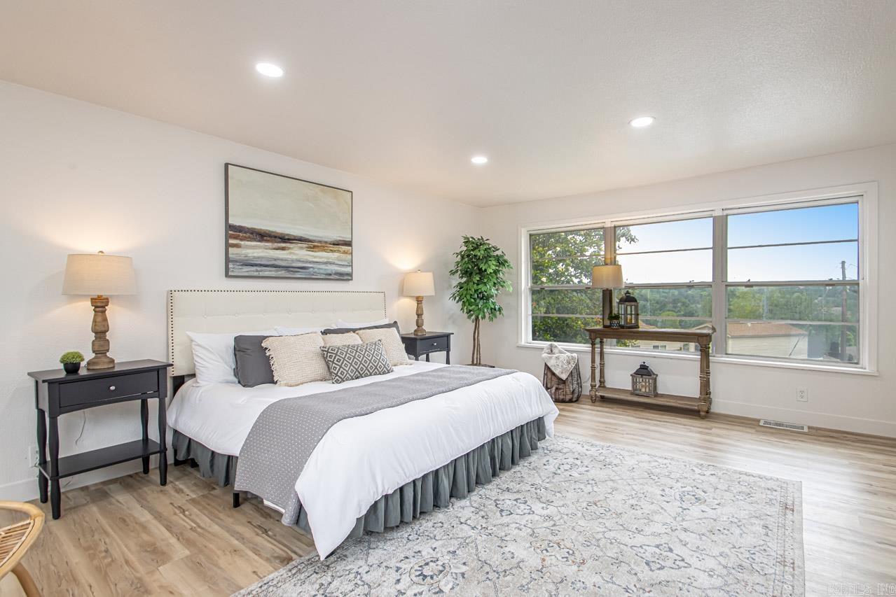 KINGWOOD PLACE - Residential