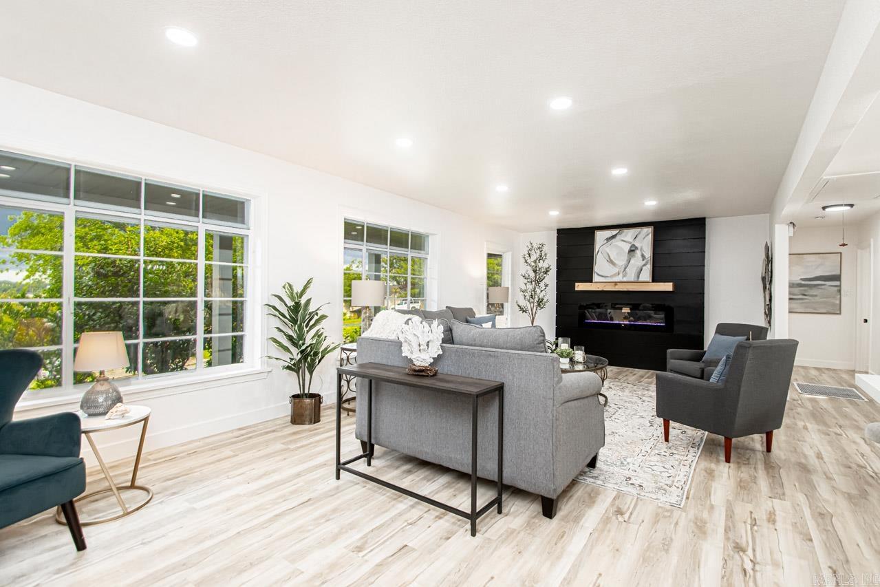 KINGWOOD PLACE - Residential