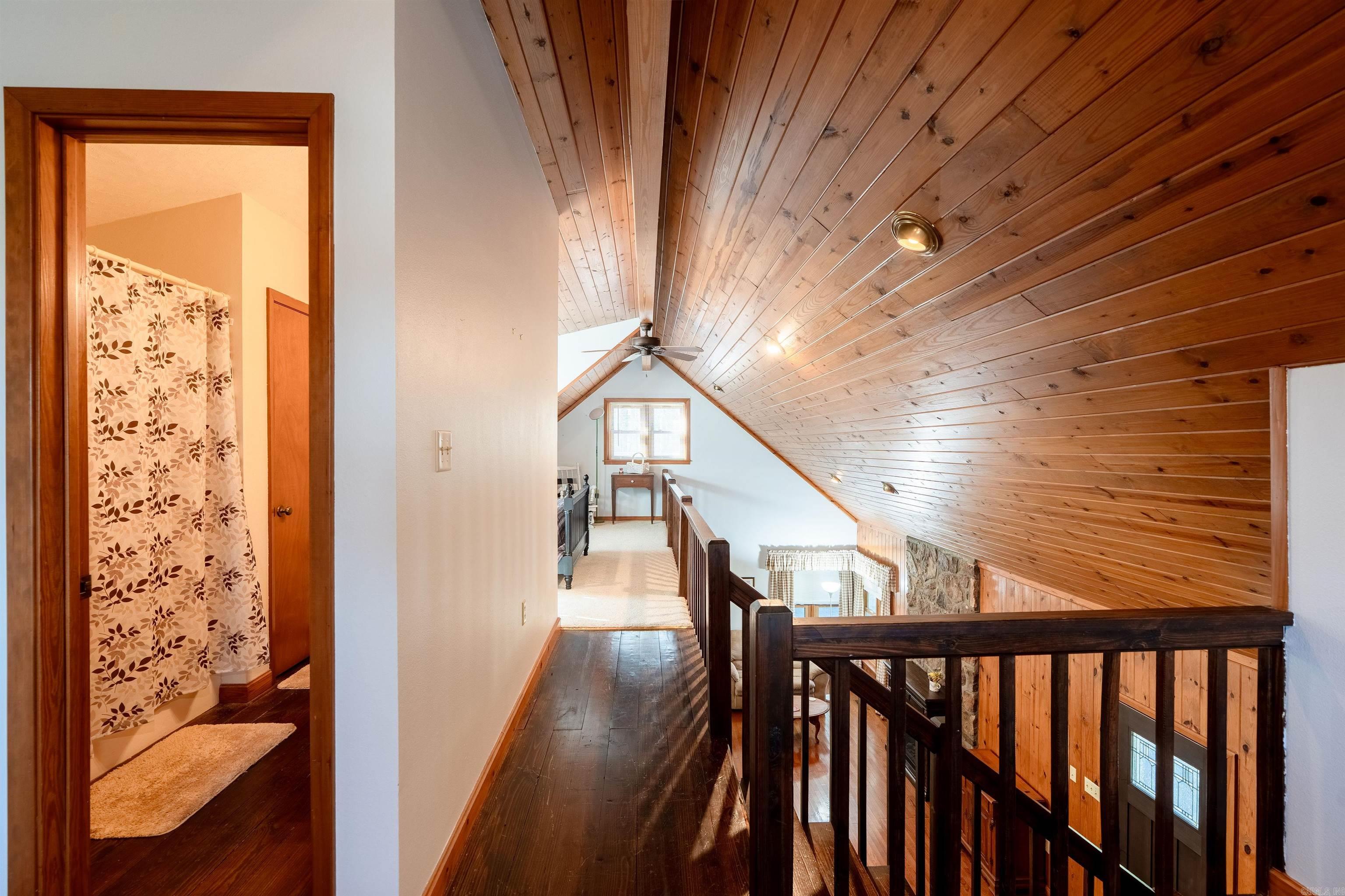 WOODLAND COVE - Residential