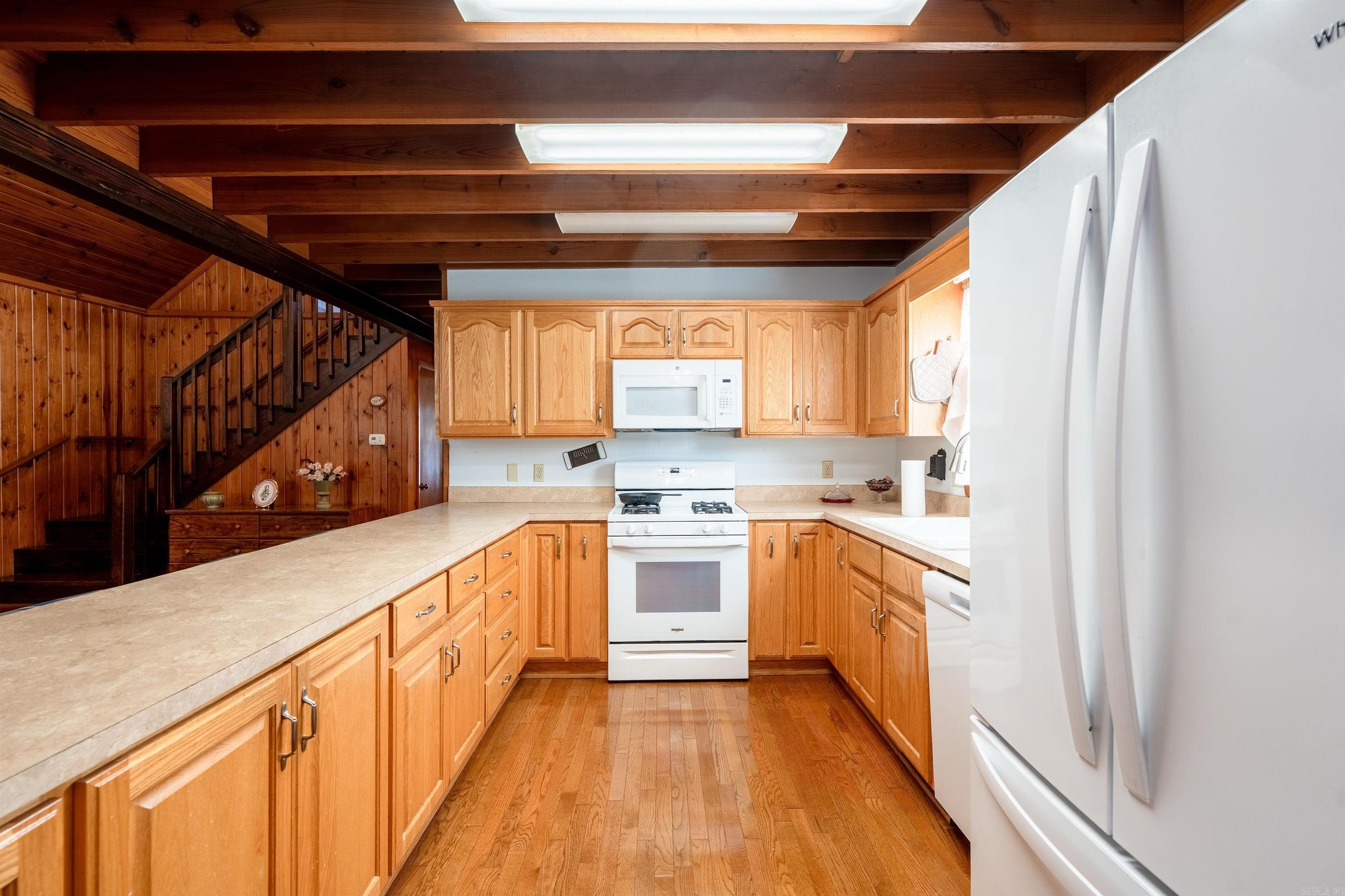 WOODLAND COVE - Residential