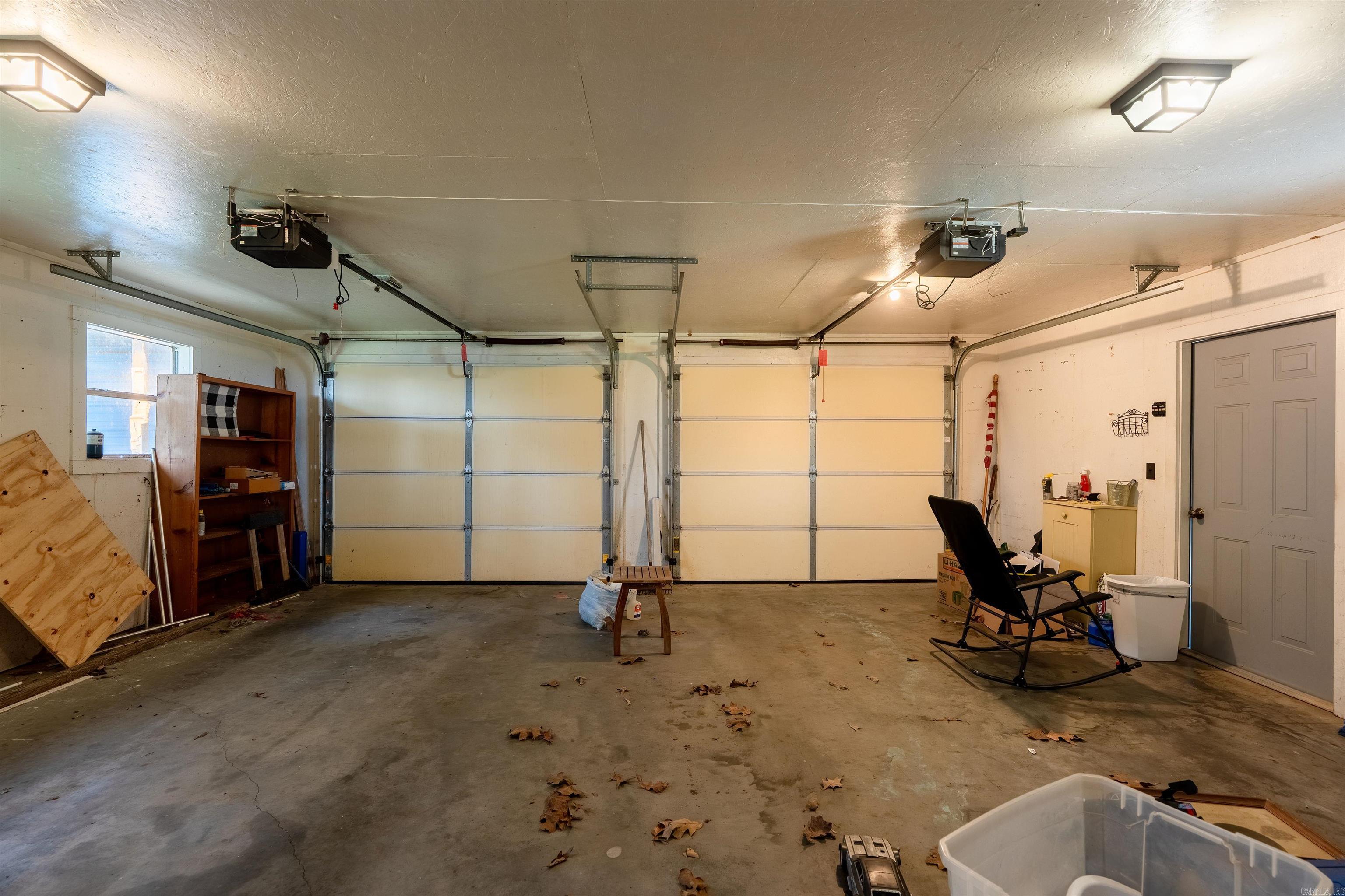 WOODLAND COVE - Residential