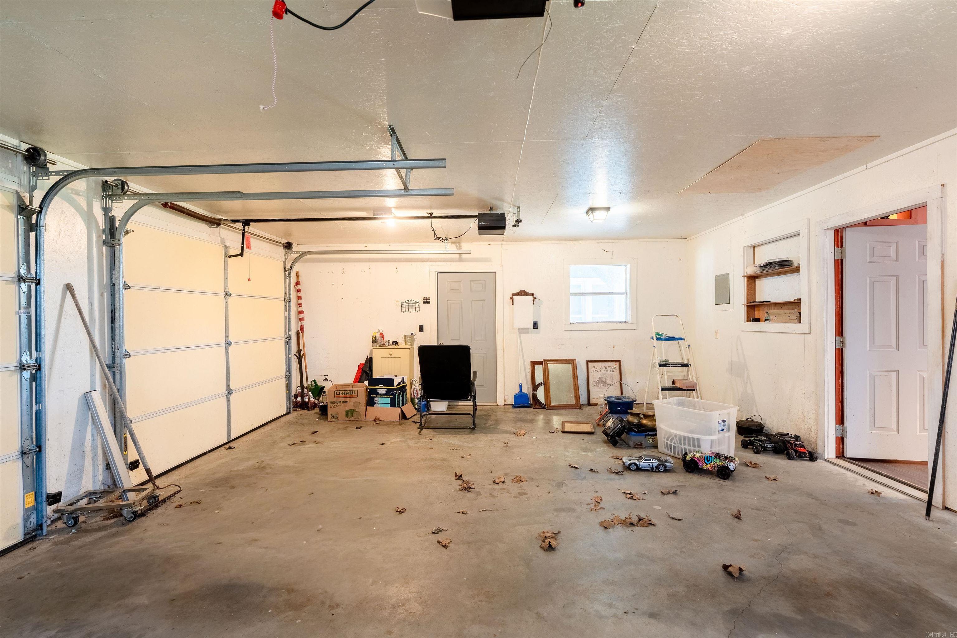 WOODLAND COVE - Residential