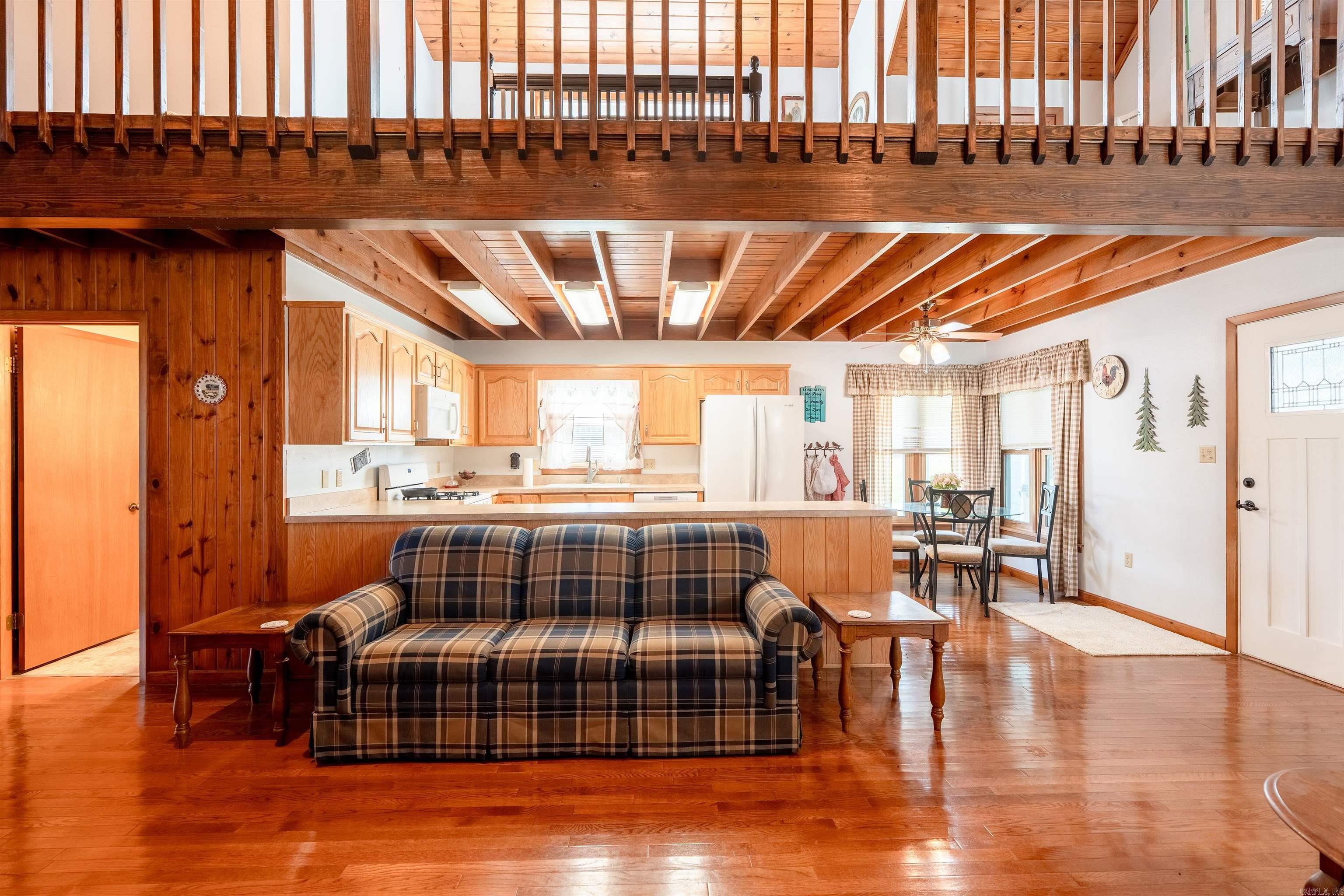 WOODLAND COVE - Residential