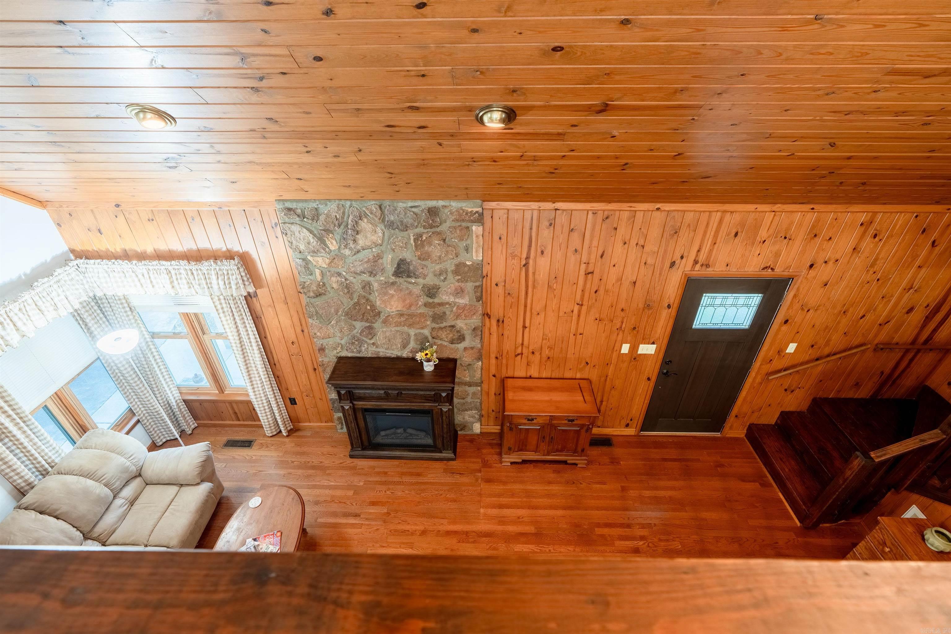 WOODLAND COVE - Residential