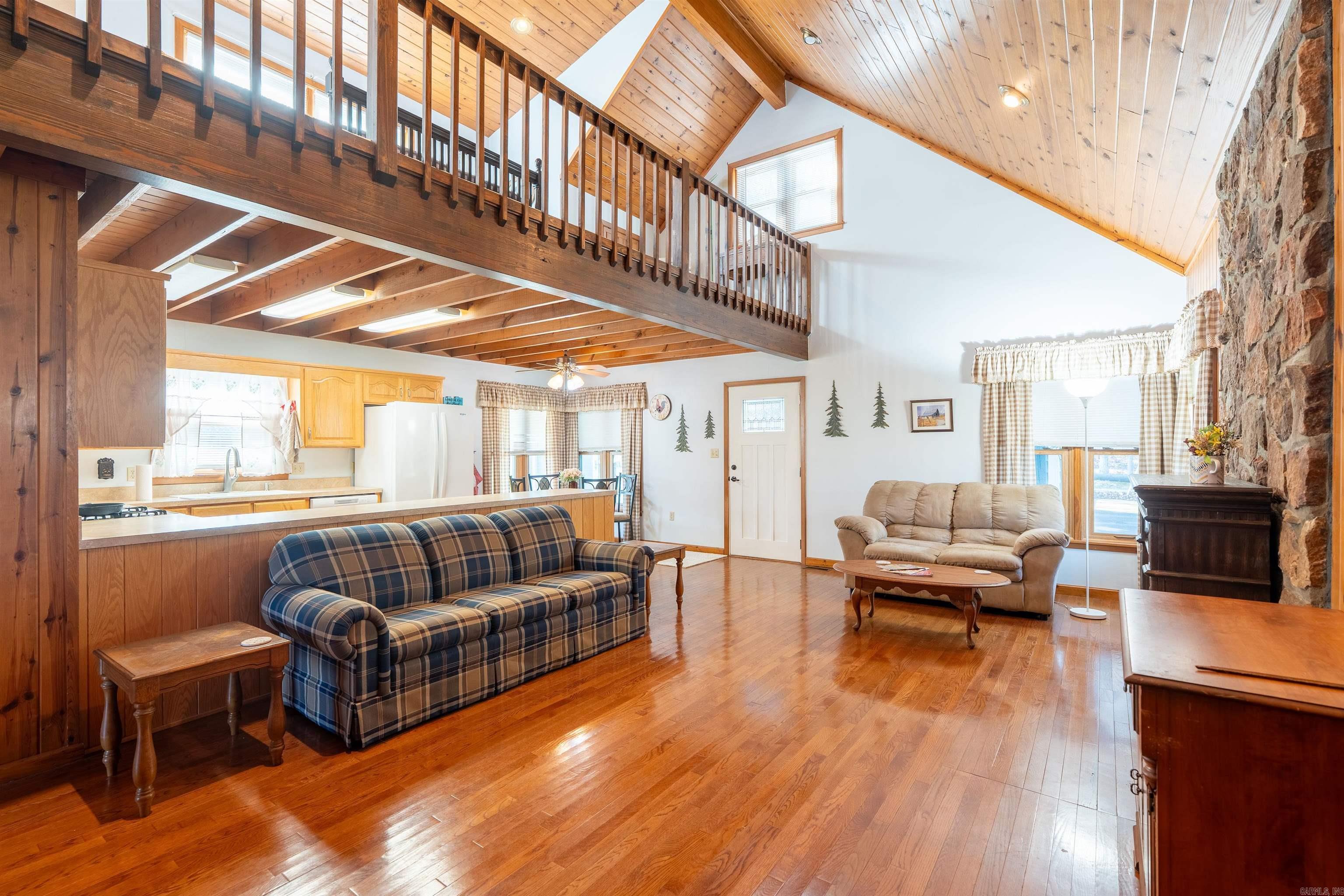 WOODLAND COVE - Residential