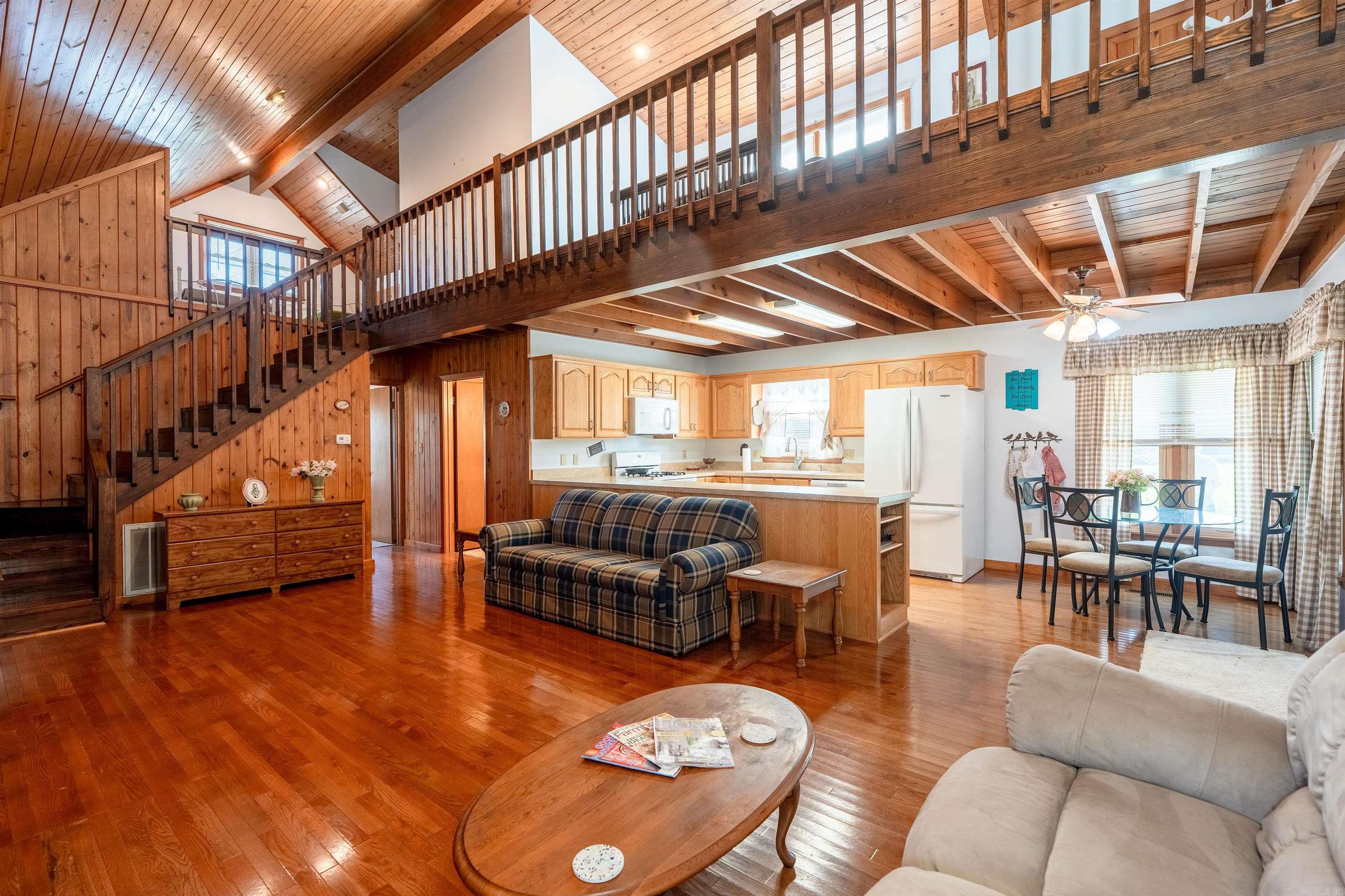 WOODLAND COVE - Residential