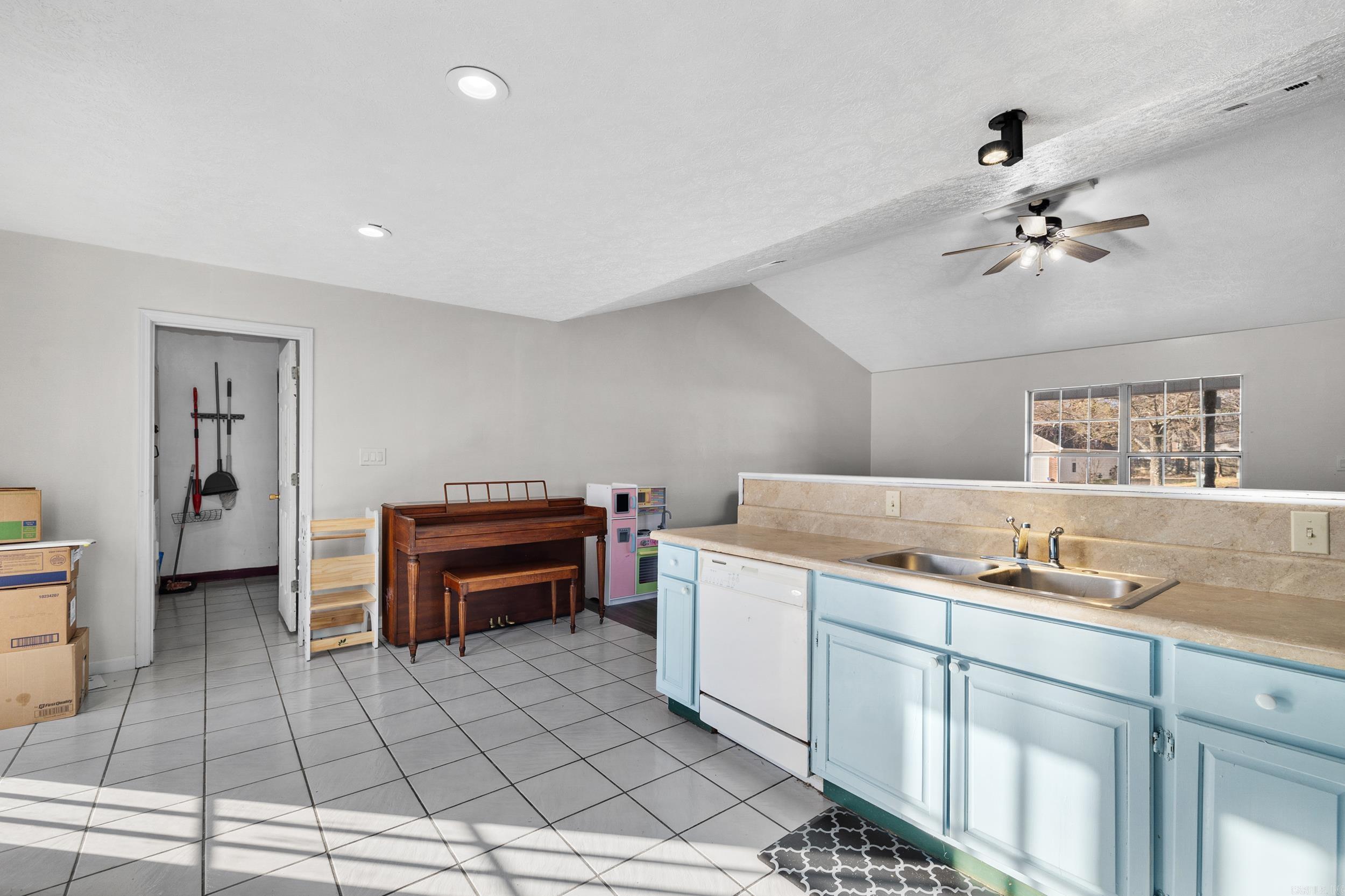 WESTSIDE SUBD - Residential