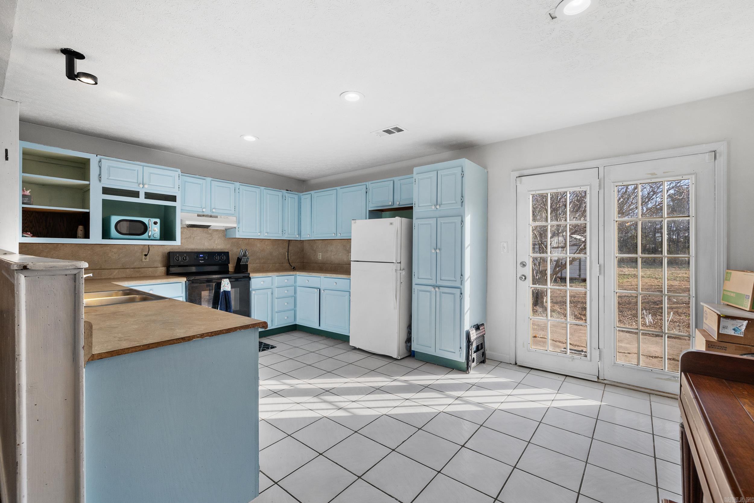 WESTSIDE SUBD - Residential