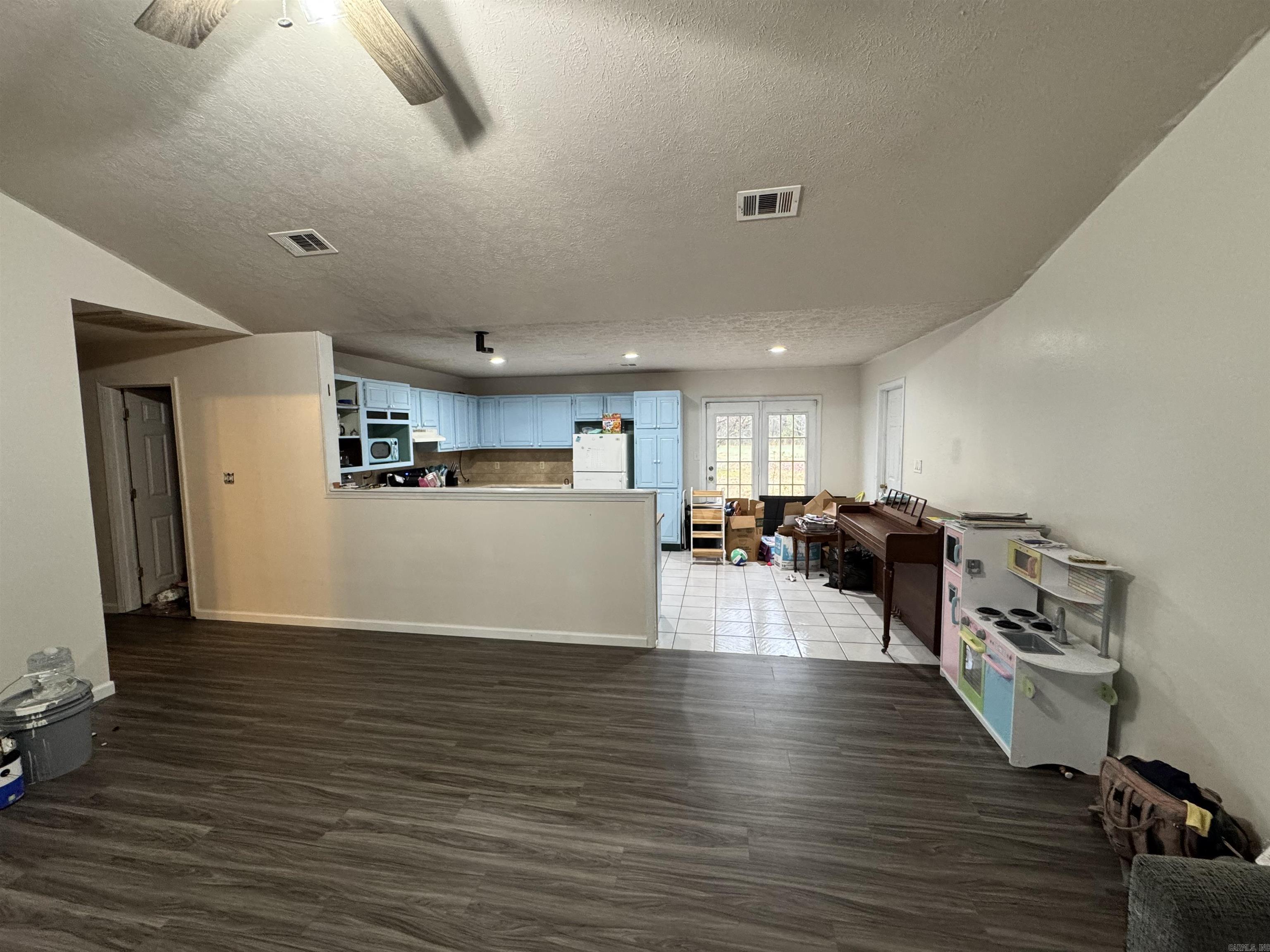 WESTSIDE SUBD - Residential