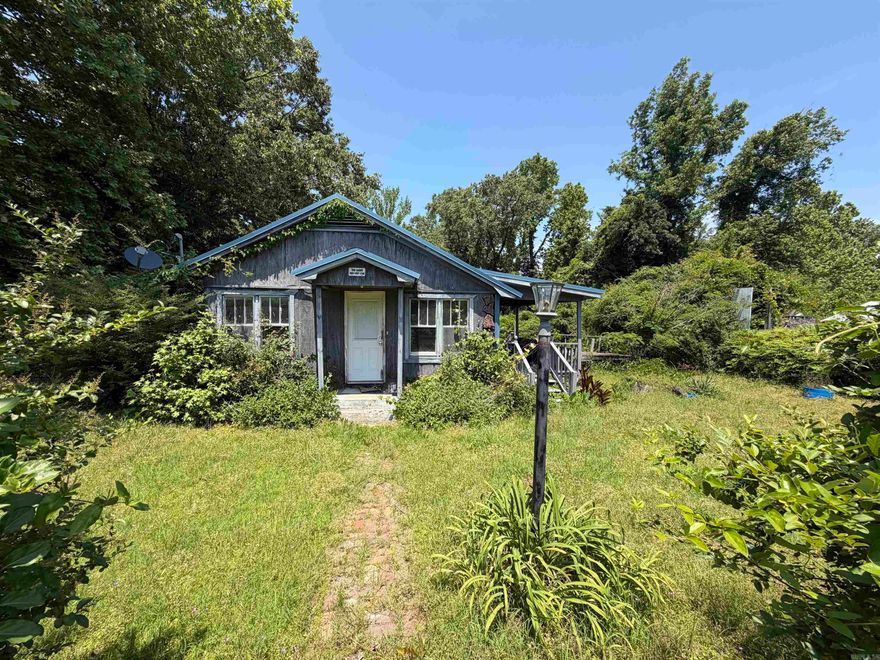 Charming Home at the Perfect Price! Looking for a cozy property with personality on 1 acre of land? Look no further! 6884 HIGHWAY 270 E is ideal as either a home or investment property. This rural retreat offers plenty of space and just needs a little TLC to bring out its full potential. The metal roof is only 10 years old. (Agents see remarks)