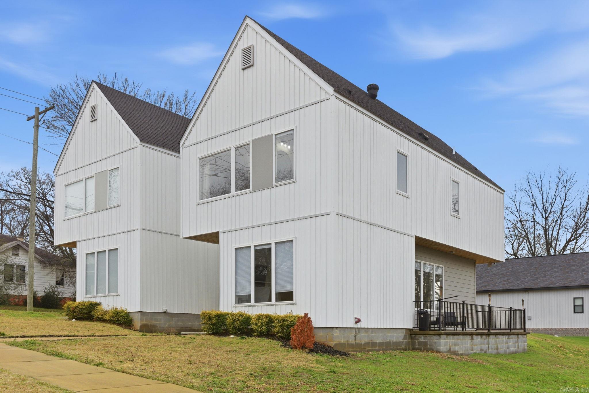 COTTAGES ON PARK II - Residential