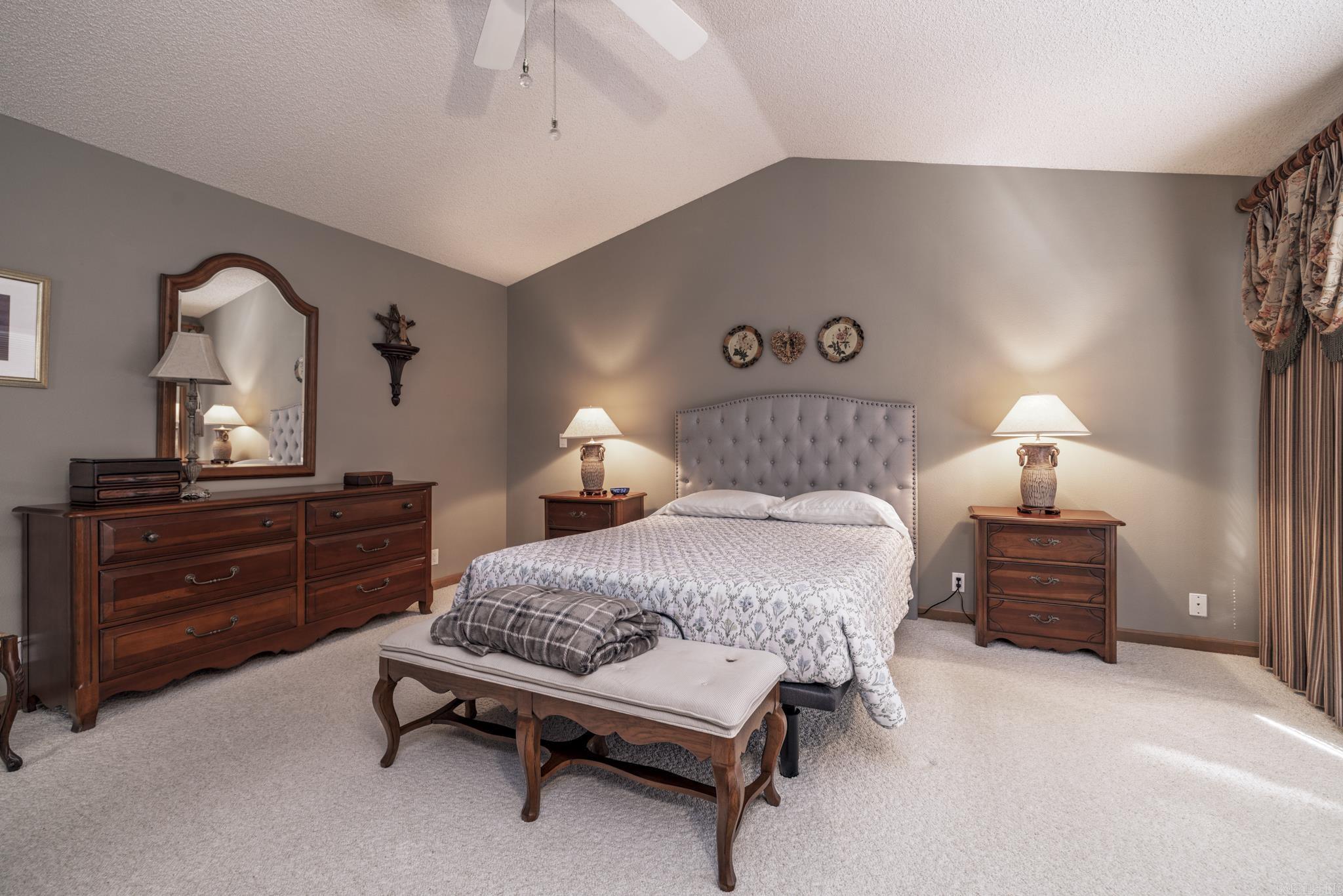 VILLA ALEGRE COURTS - Residential