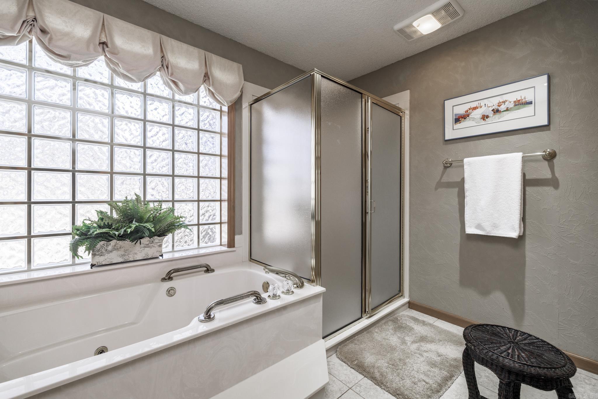 VILLA ALEGRE COURTS - Residential