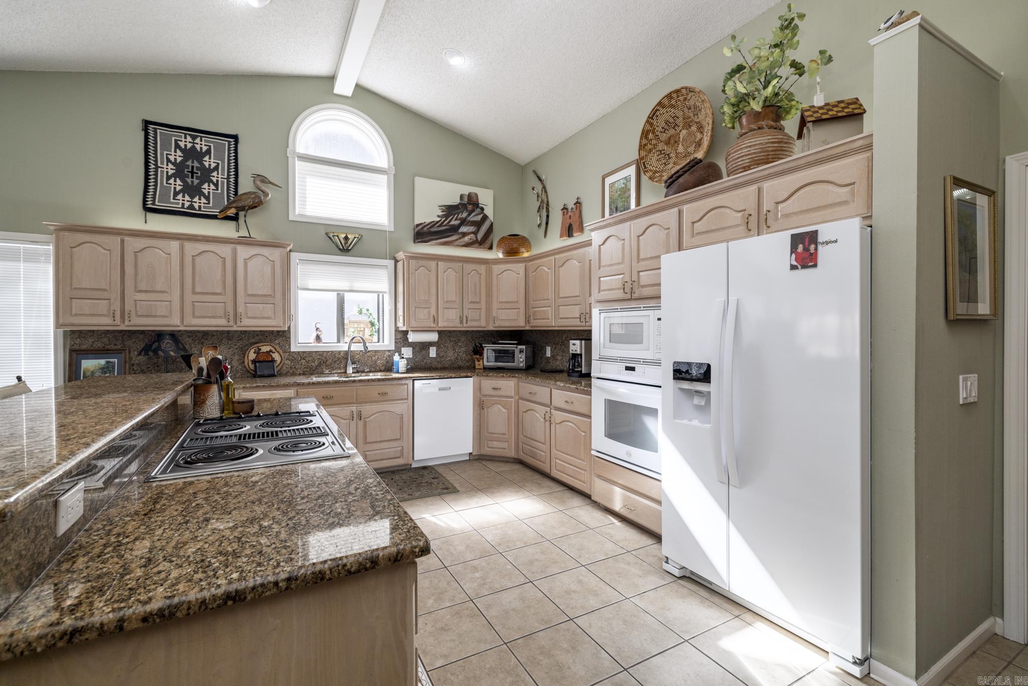 VILLA ALEGRE COURTS - Residential