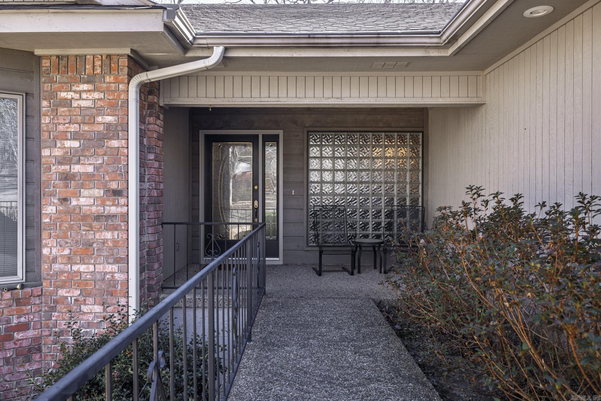 VILLA ALEGRE COURTS - Residential