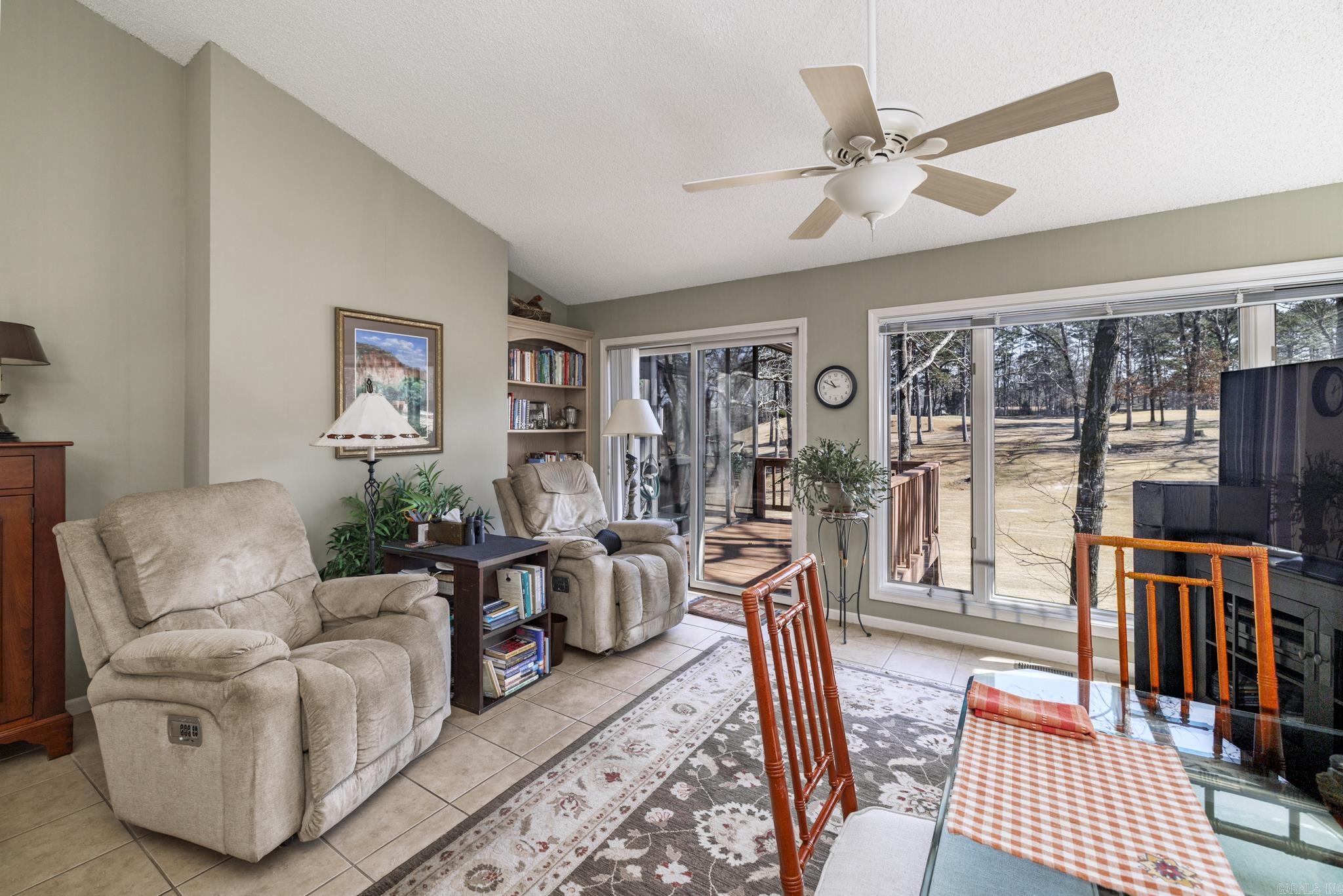 VILLA ALEGRE COURTS - Residential