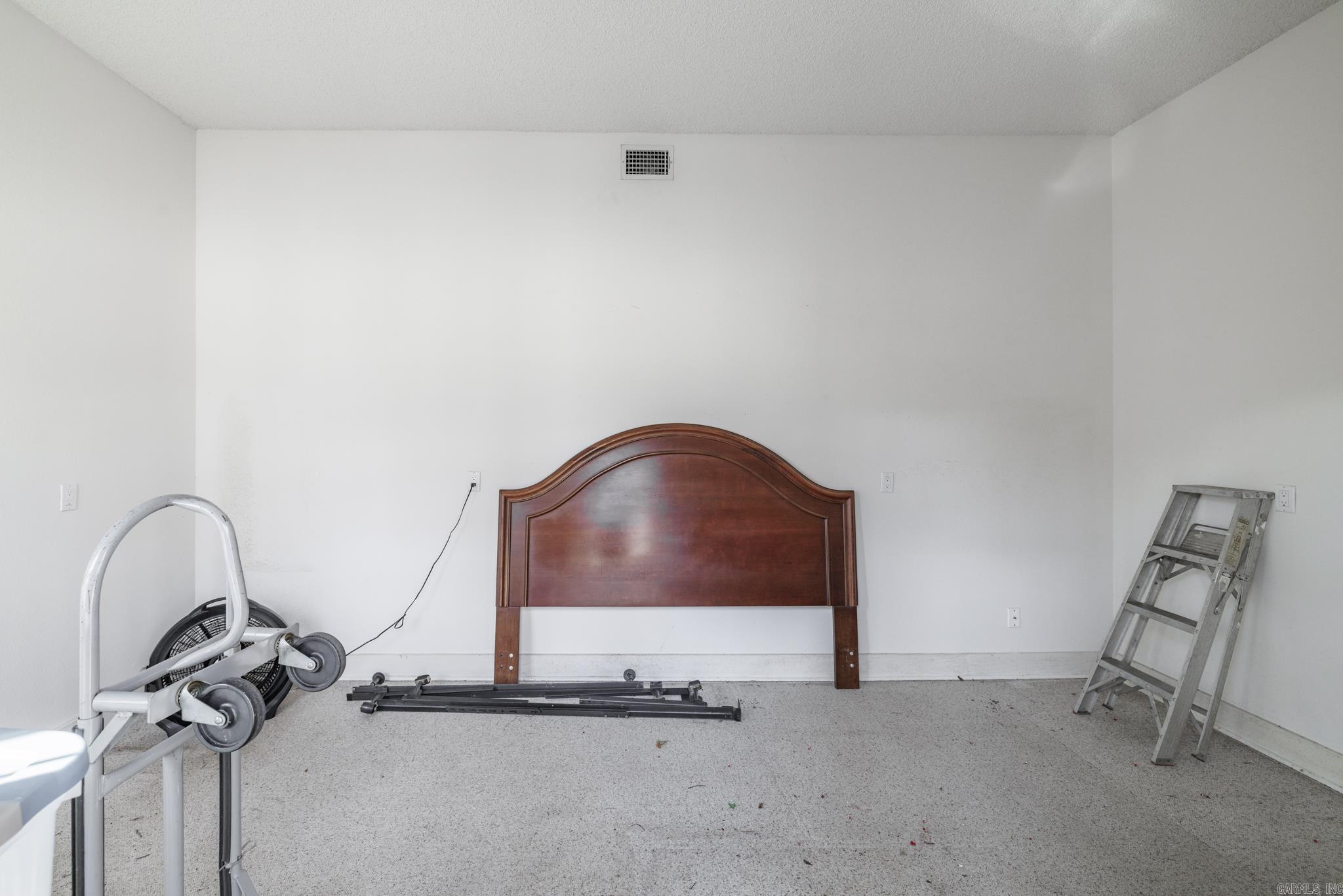 VILLA ALEGRE COURTS - Residential